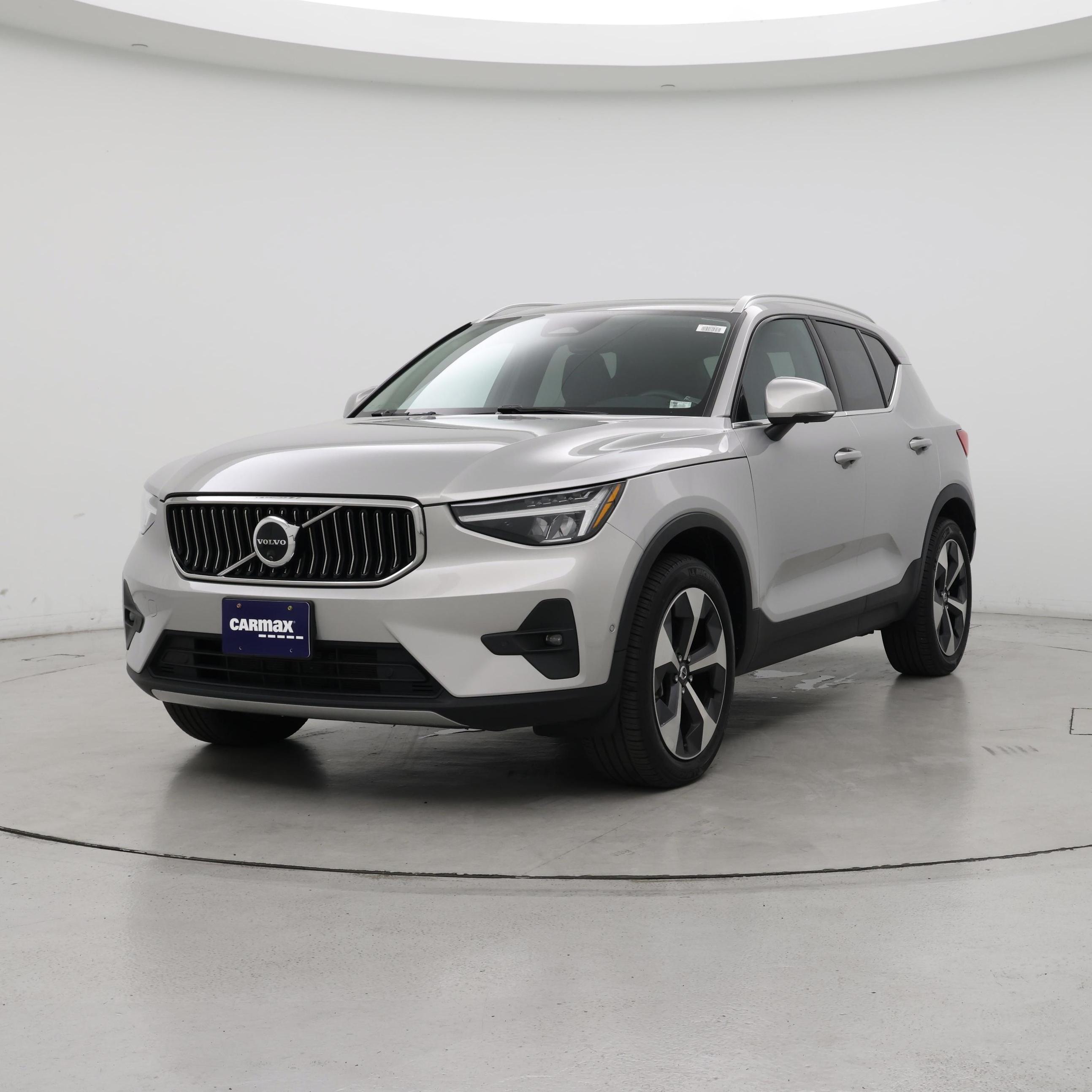 Thumbnail: 2024 Volvo XC40 - 4
