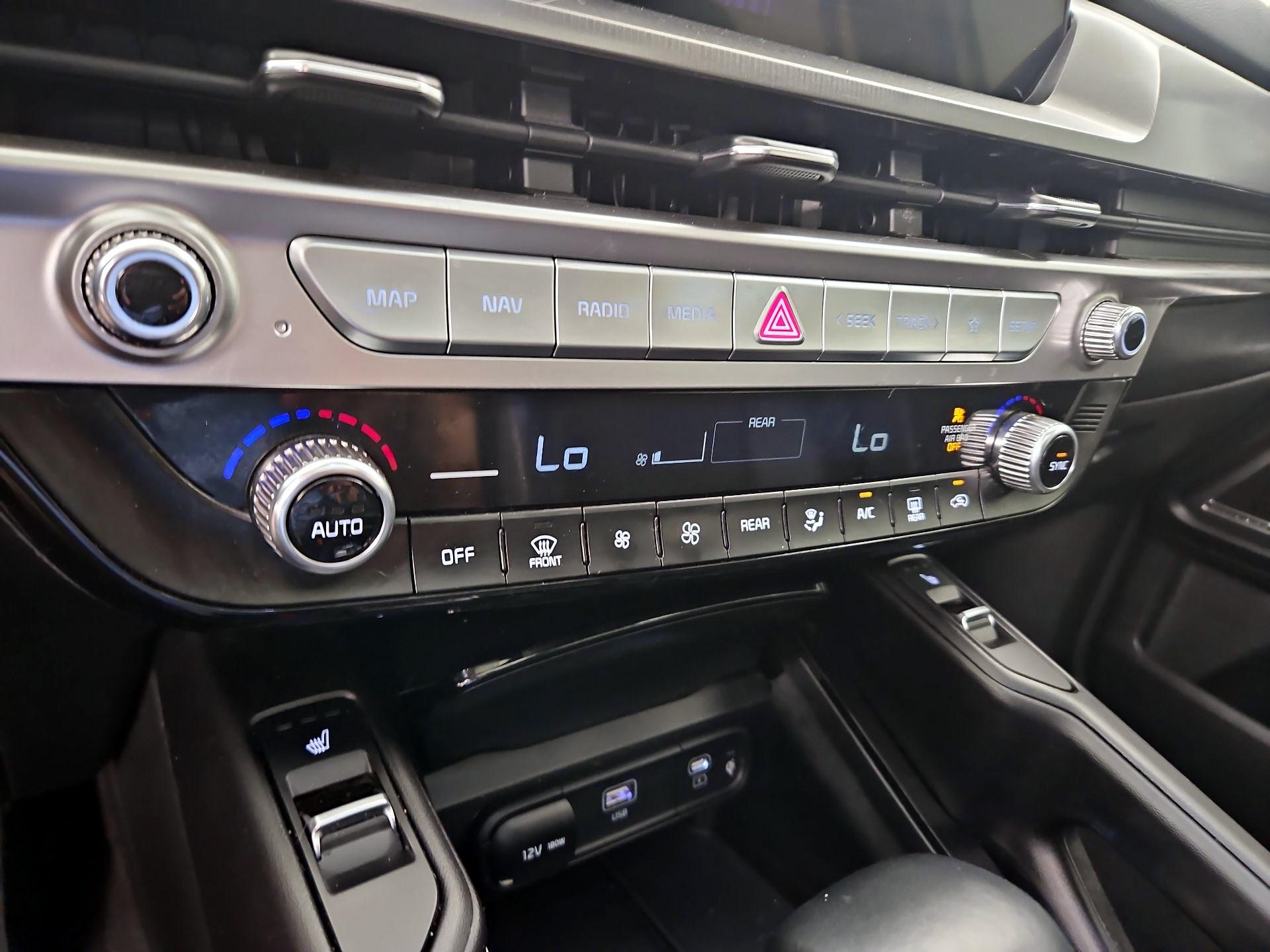 Thumbnail: 2024 Kia Telluride - 17