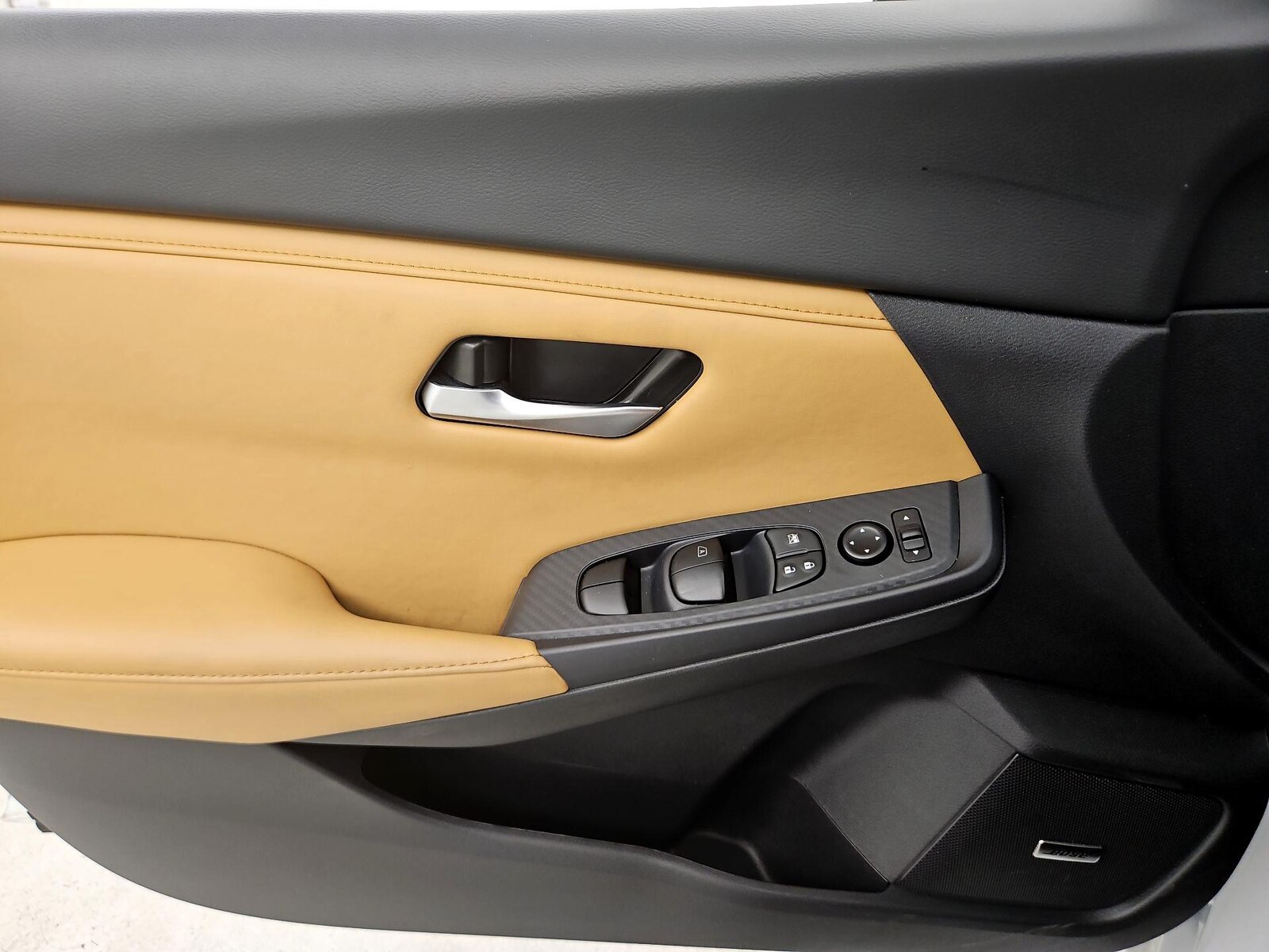 2025 Nissan Sentra SV - Photo 13