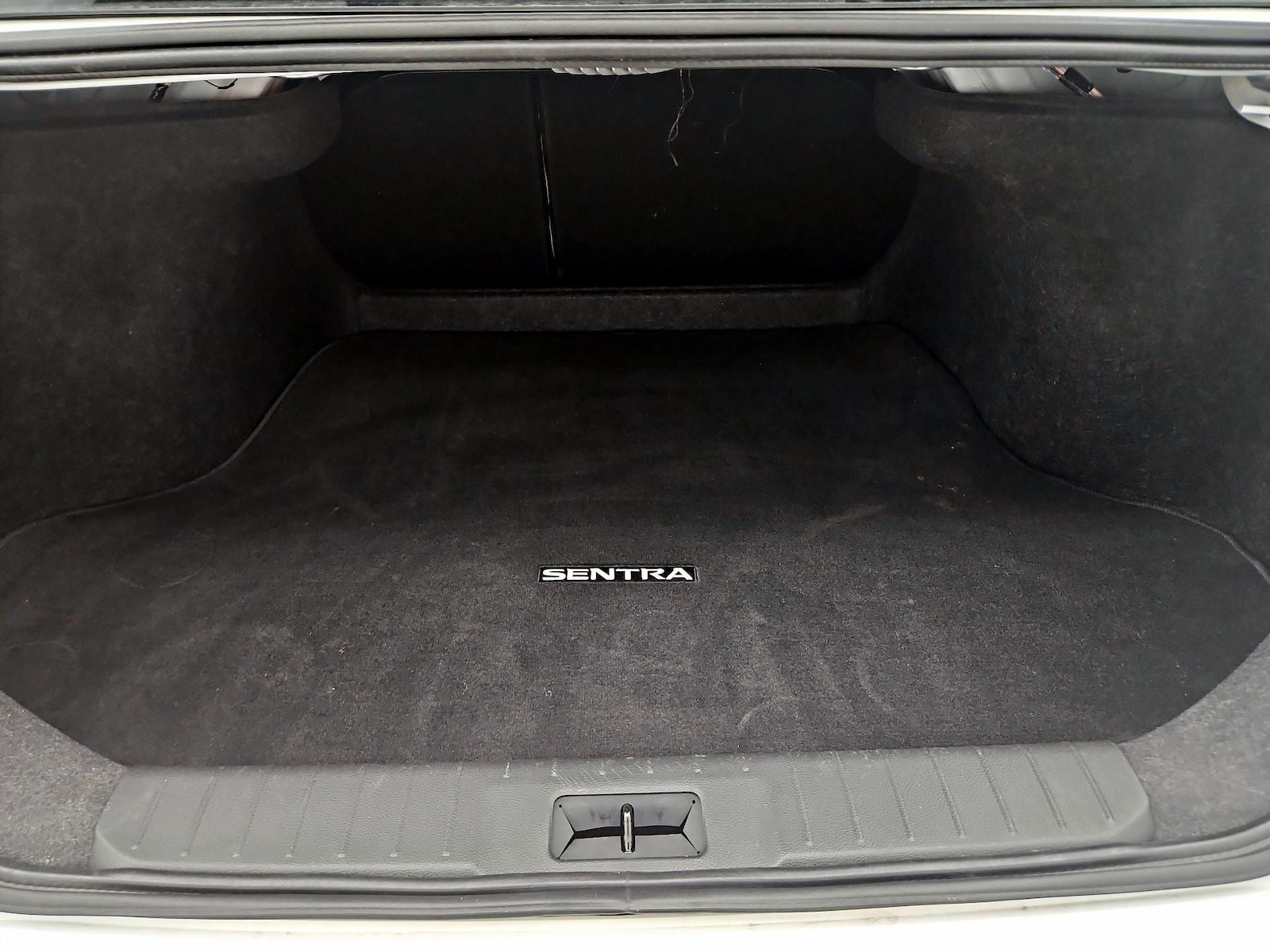 2025 Nissan Sentra SV - Photo 22