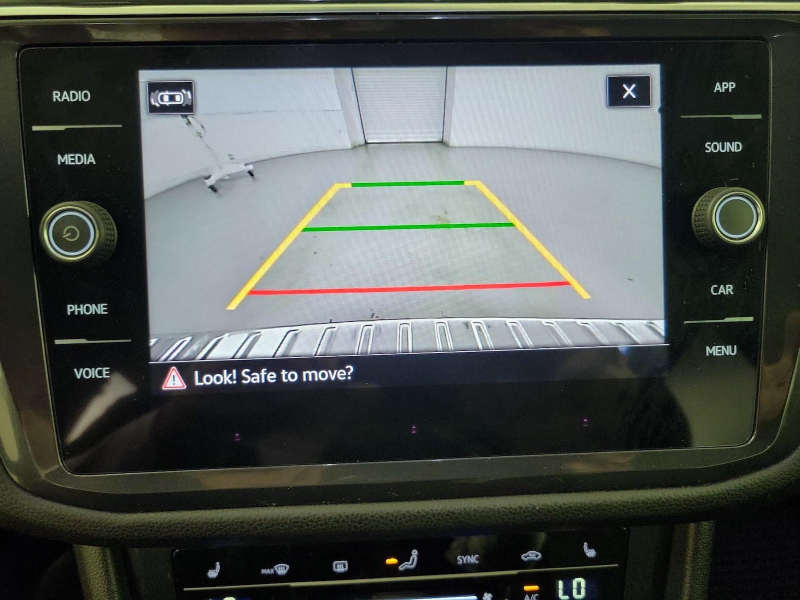 2023 Volkswagen Tiguan SE - Photo 16