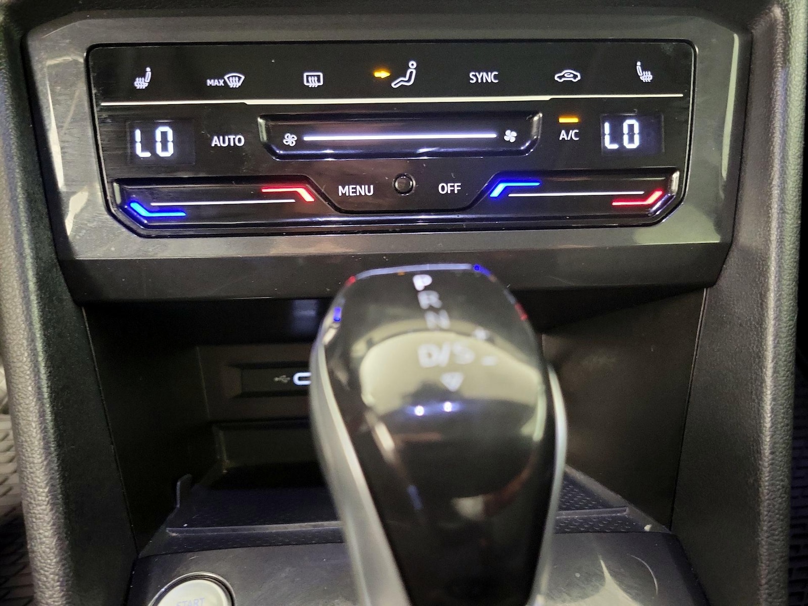 2023 Volkswagen Tiguan SE - Photo 18