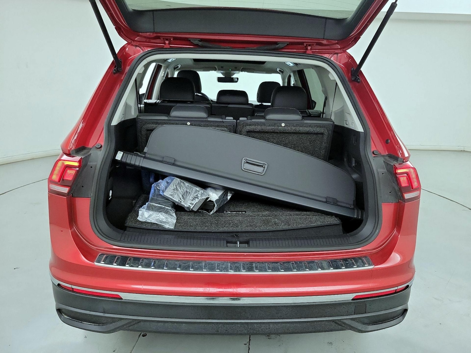 2023 Volkswagen Tiguan SE - Photo 24