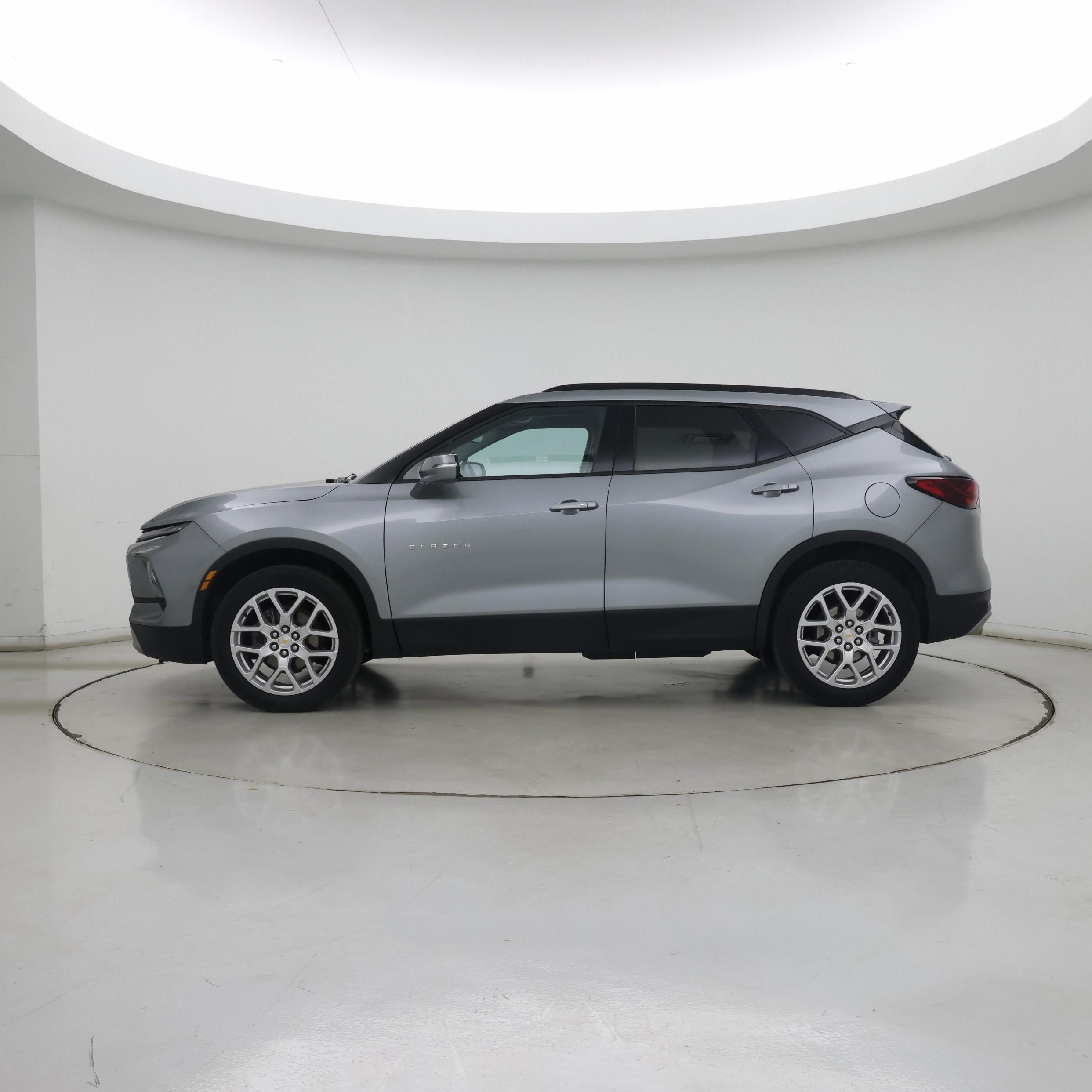 Thumbnail: 2023 Chevrolet Blazer - 3