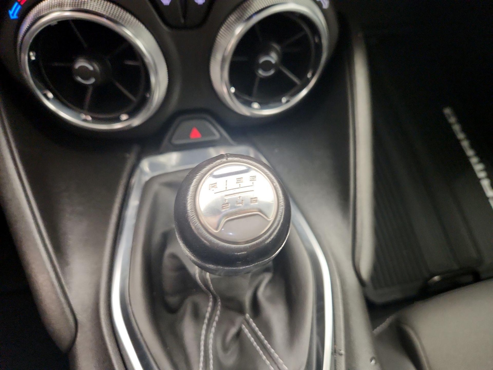 2022 Chevrolet Camaro 1LS - Photo 17