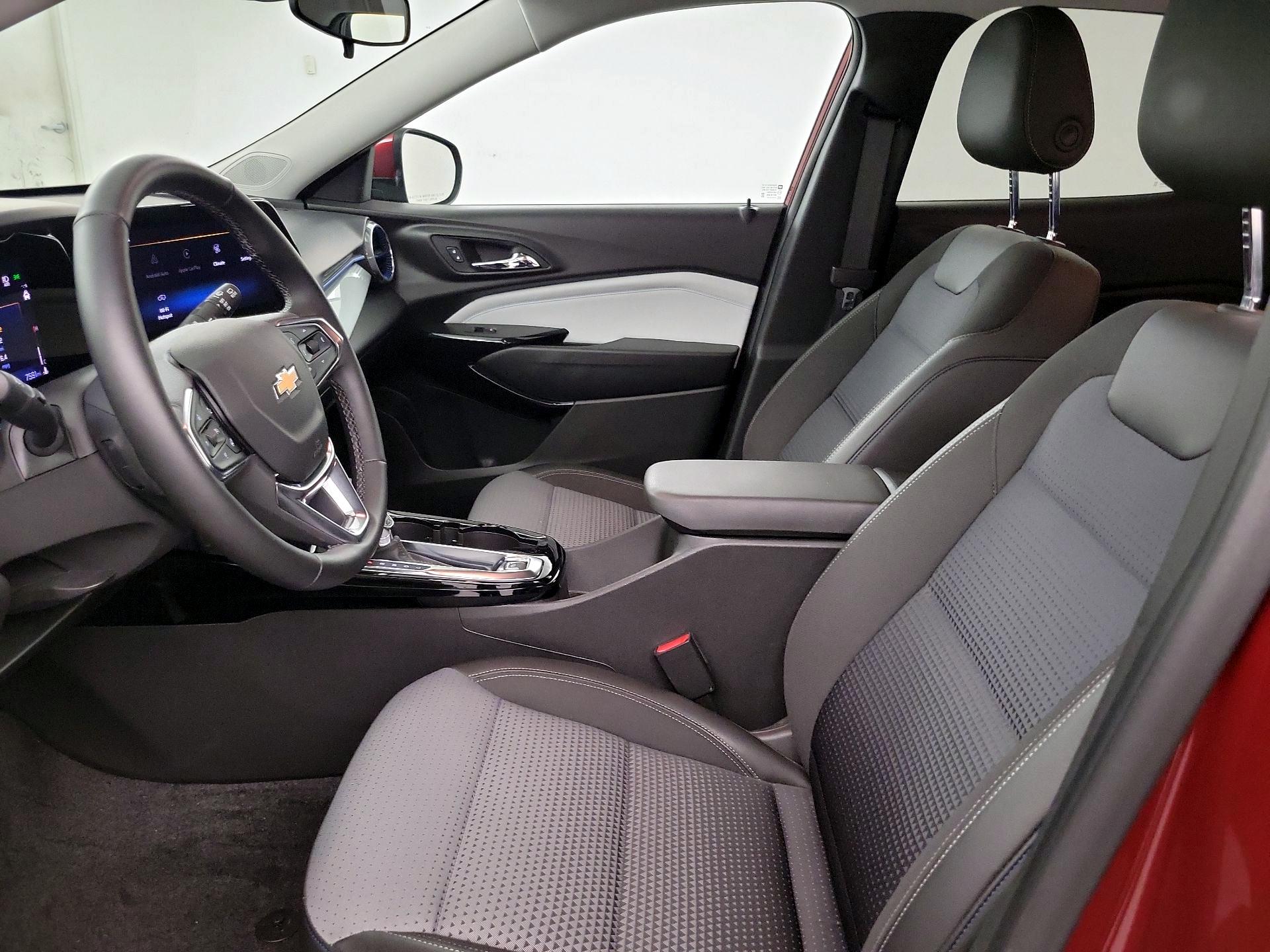 Thumbnail: 2024 Chevrolet Trax - 9