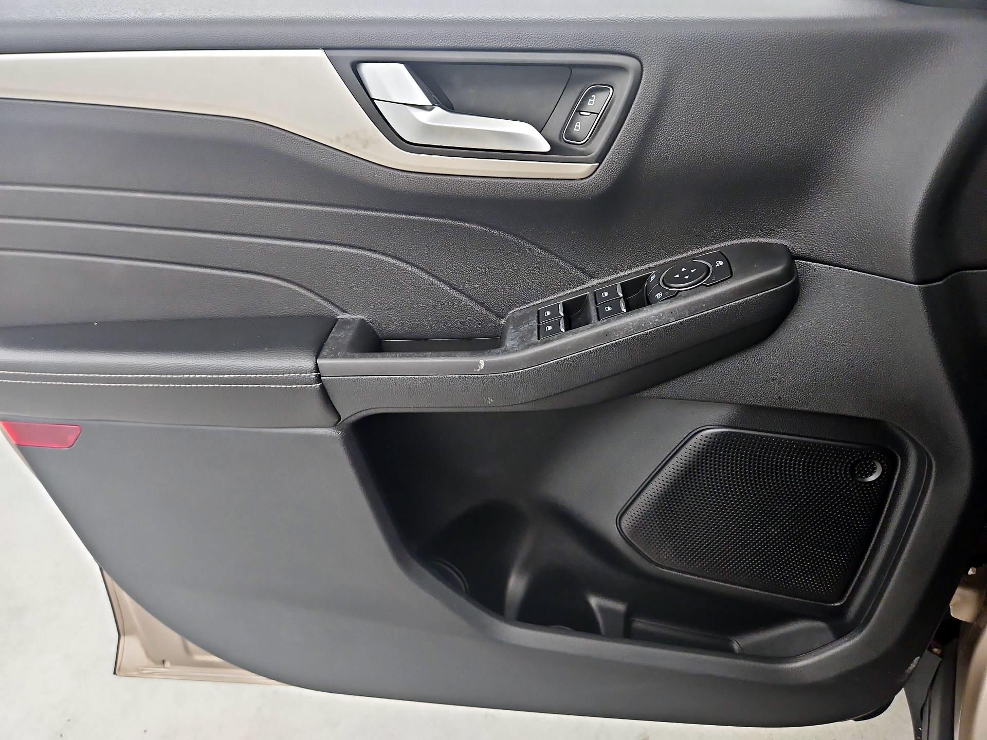 Thumbnail: 2021 Ford Escape - 12