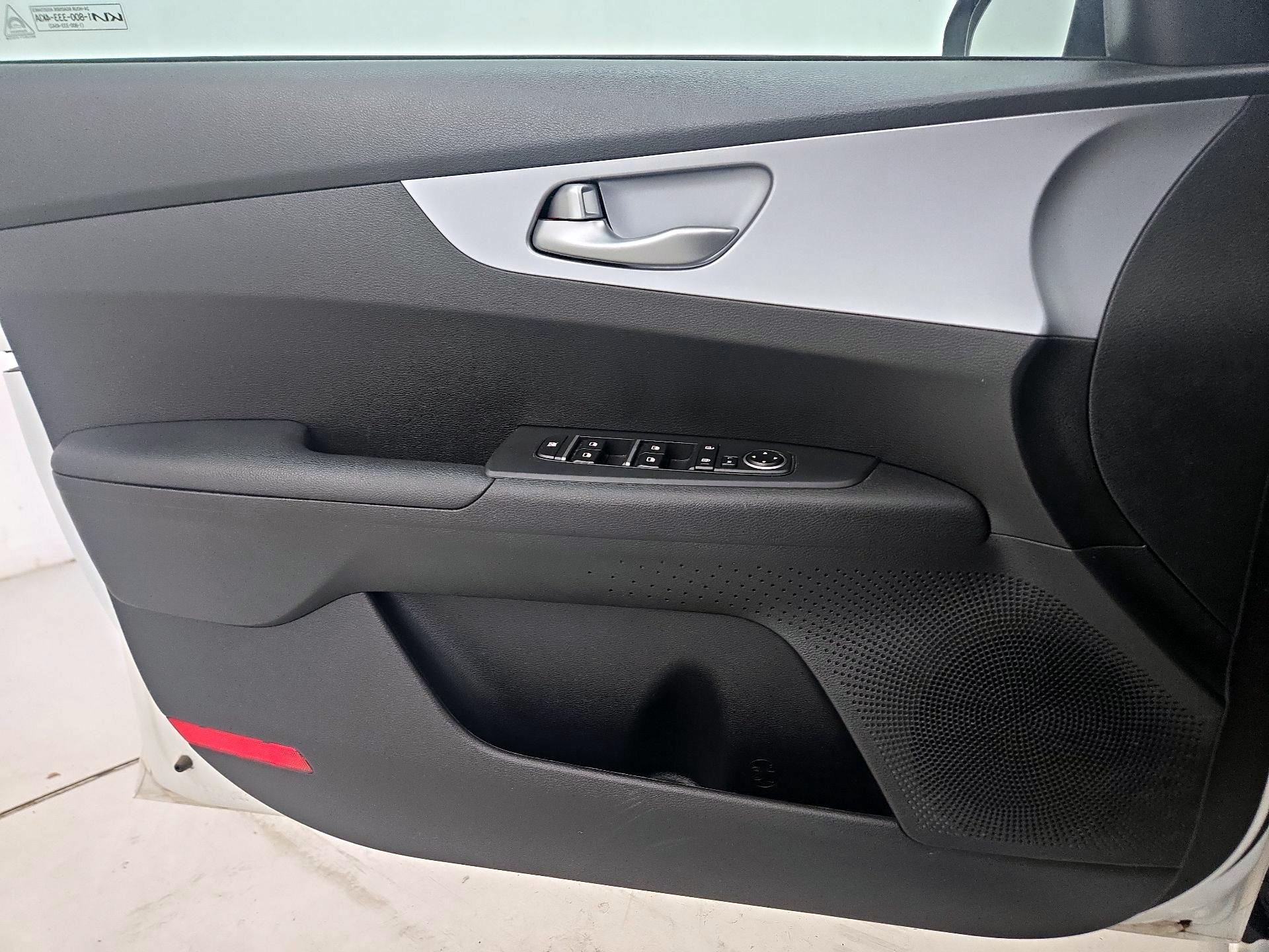Thumbnail: 2023 Kia Forte - 12