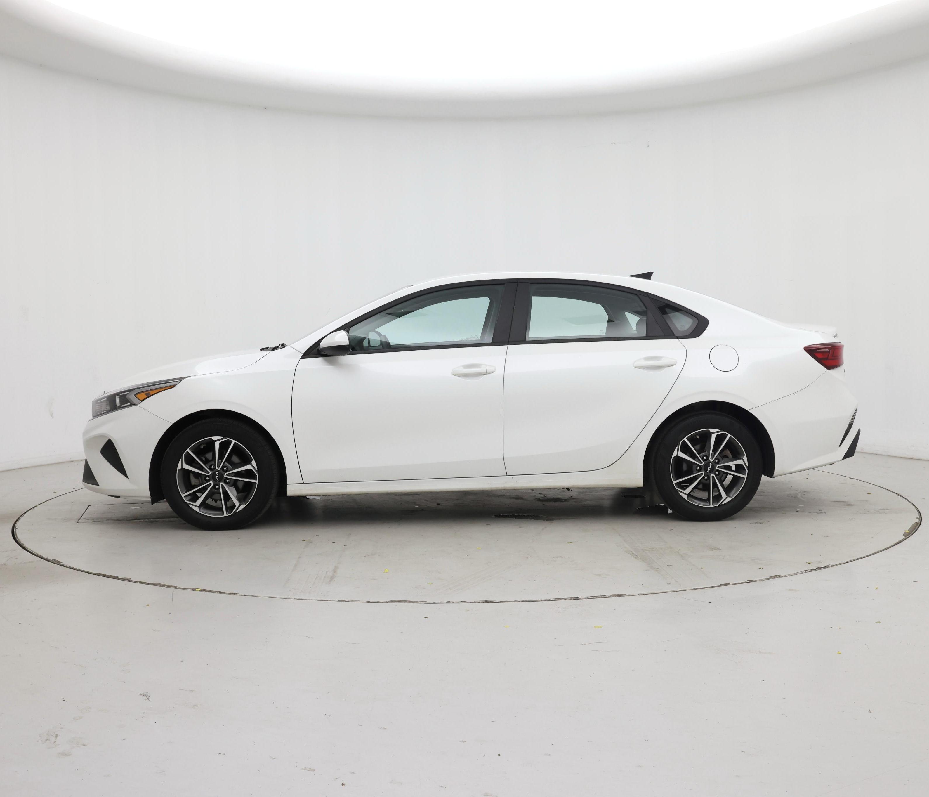 Thumbnail: 2023 Kia Forte - 3