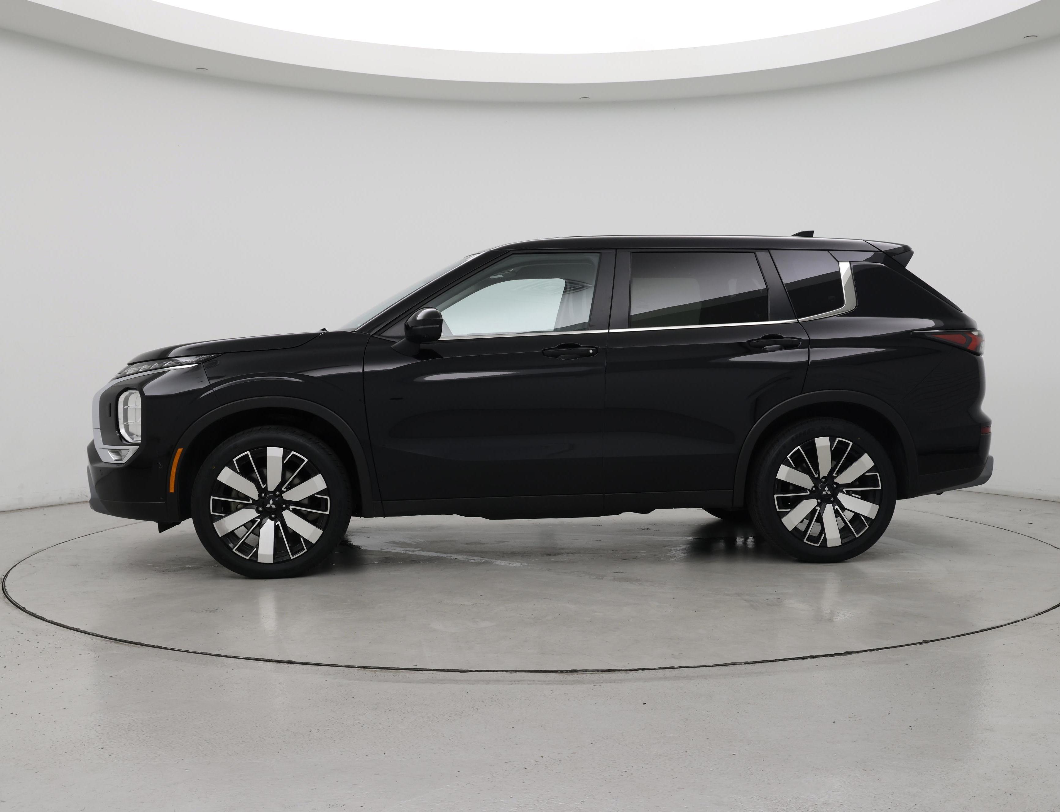Thumbnail: 2025 Mitsubishi Outlander - 3