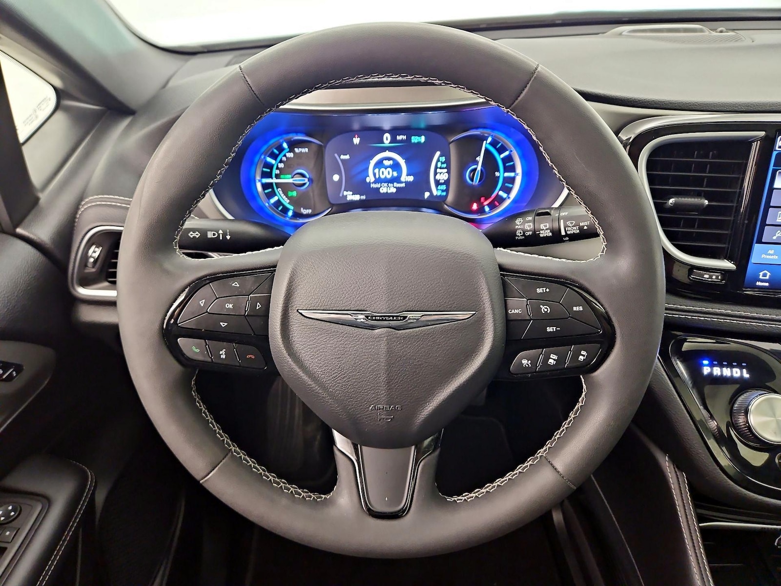 2023 Chrysler Pacifica Hybrid Limited - Photo 11