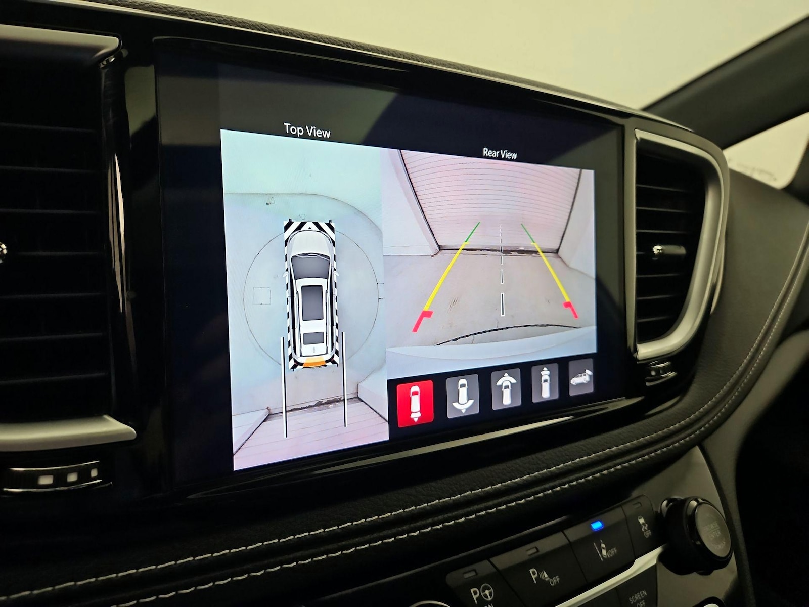 2023 Chrysler Pacifica Hybrid Limited - Photo 16