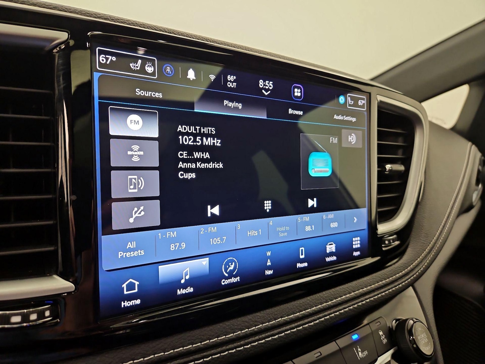 2023 Chrysler Pacifica Hybrid Limited - Photo 17