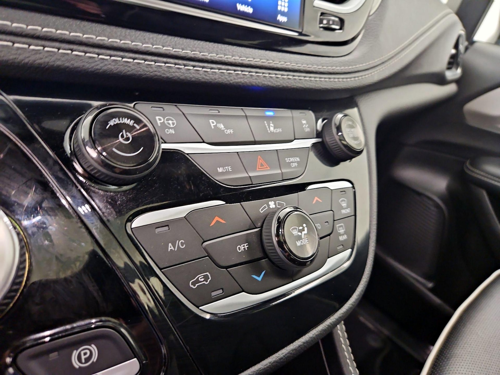 2023 Chrysler Pacifica Hybrid Limited - Photo 18