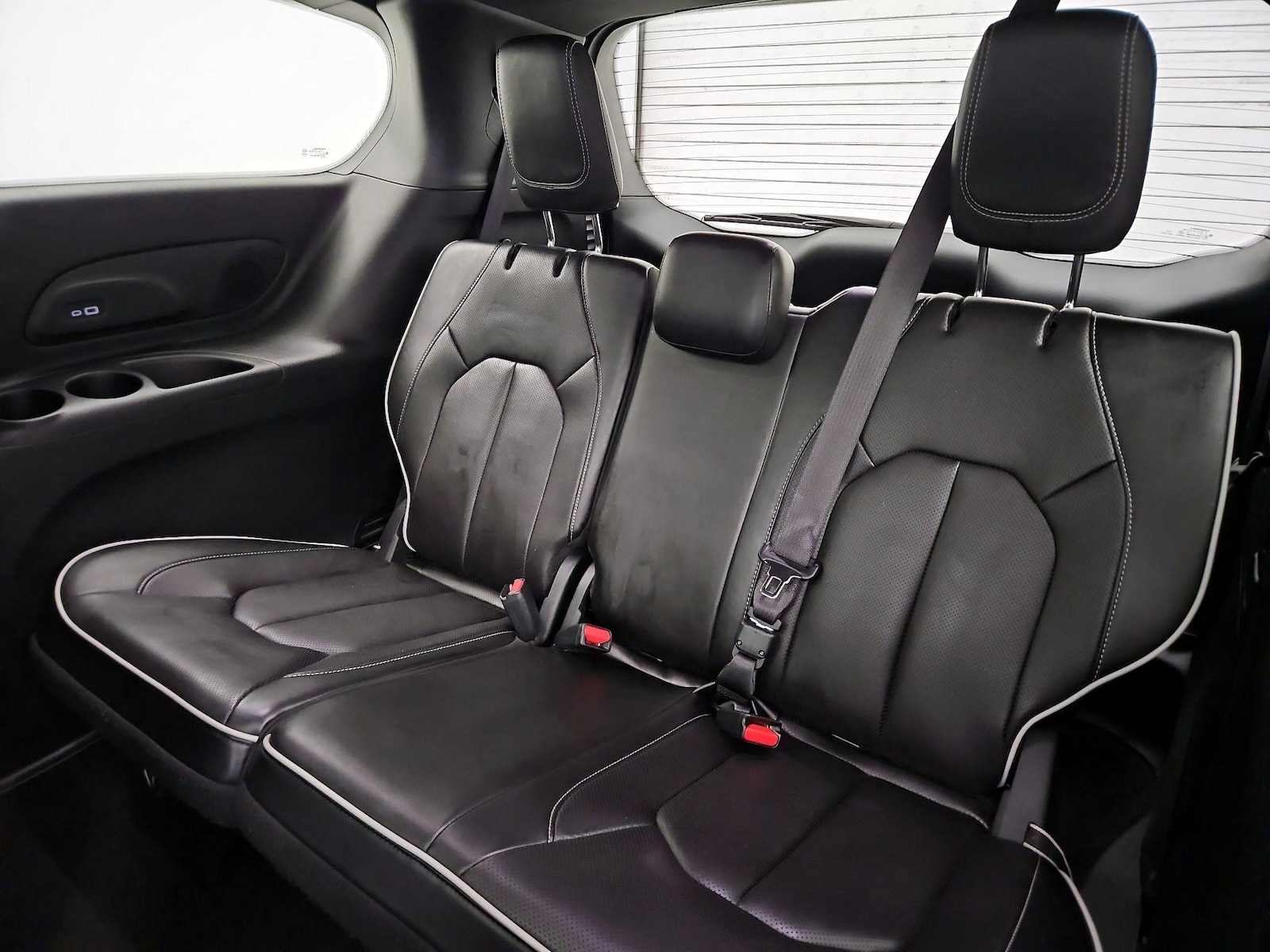 2023 Chrysler Pacifica Hybrid Limited - Photo 23