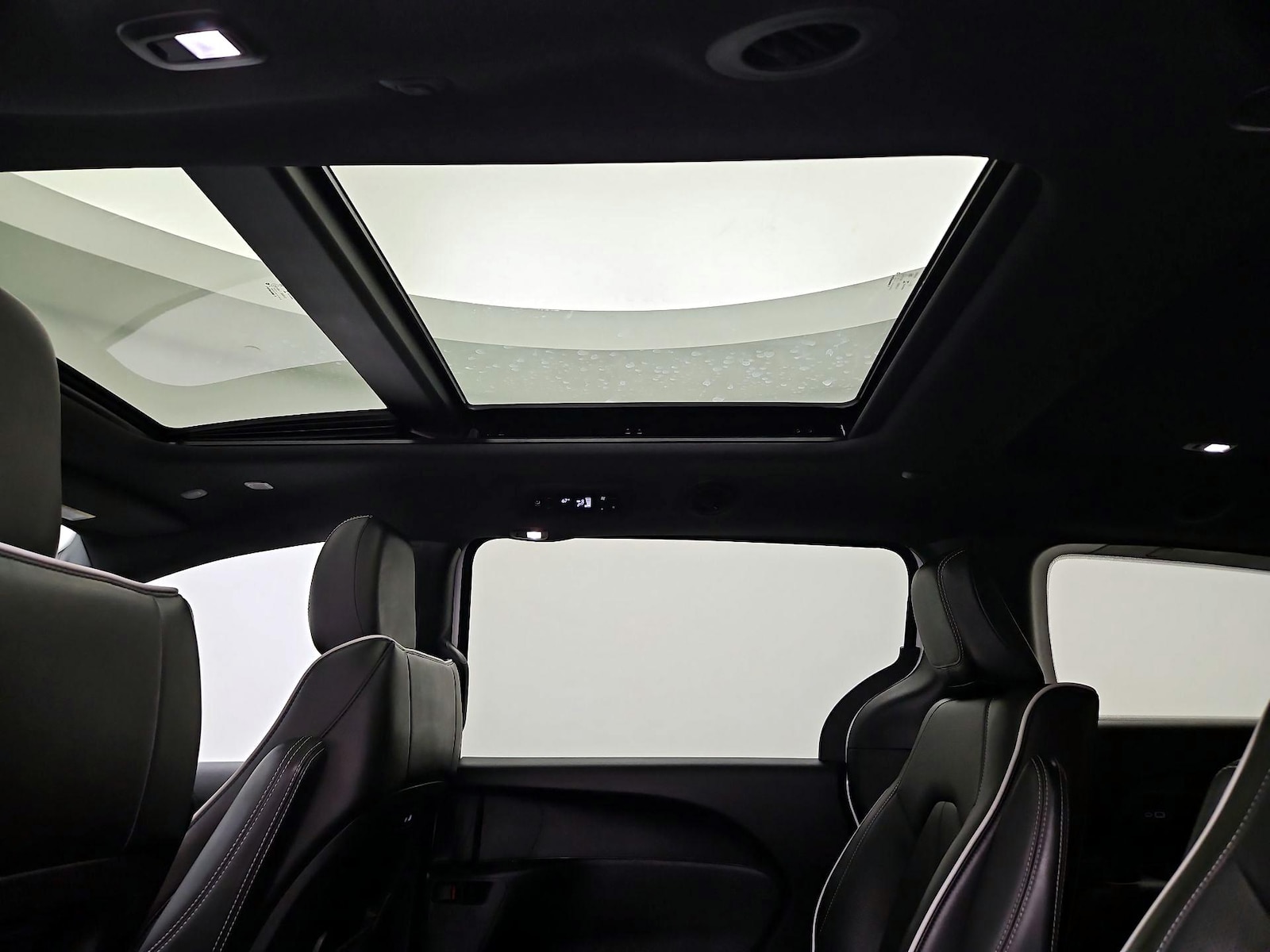 2023 Chrysler Pacifica Hybrid Limited - Photo 27