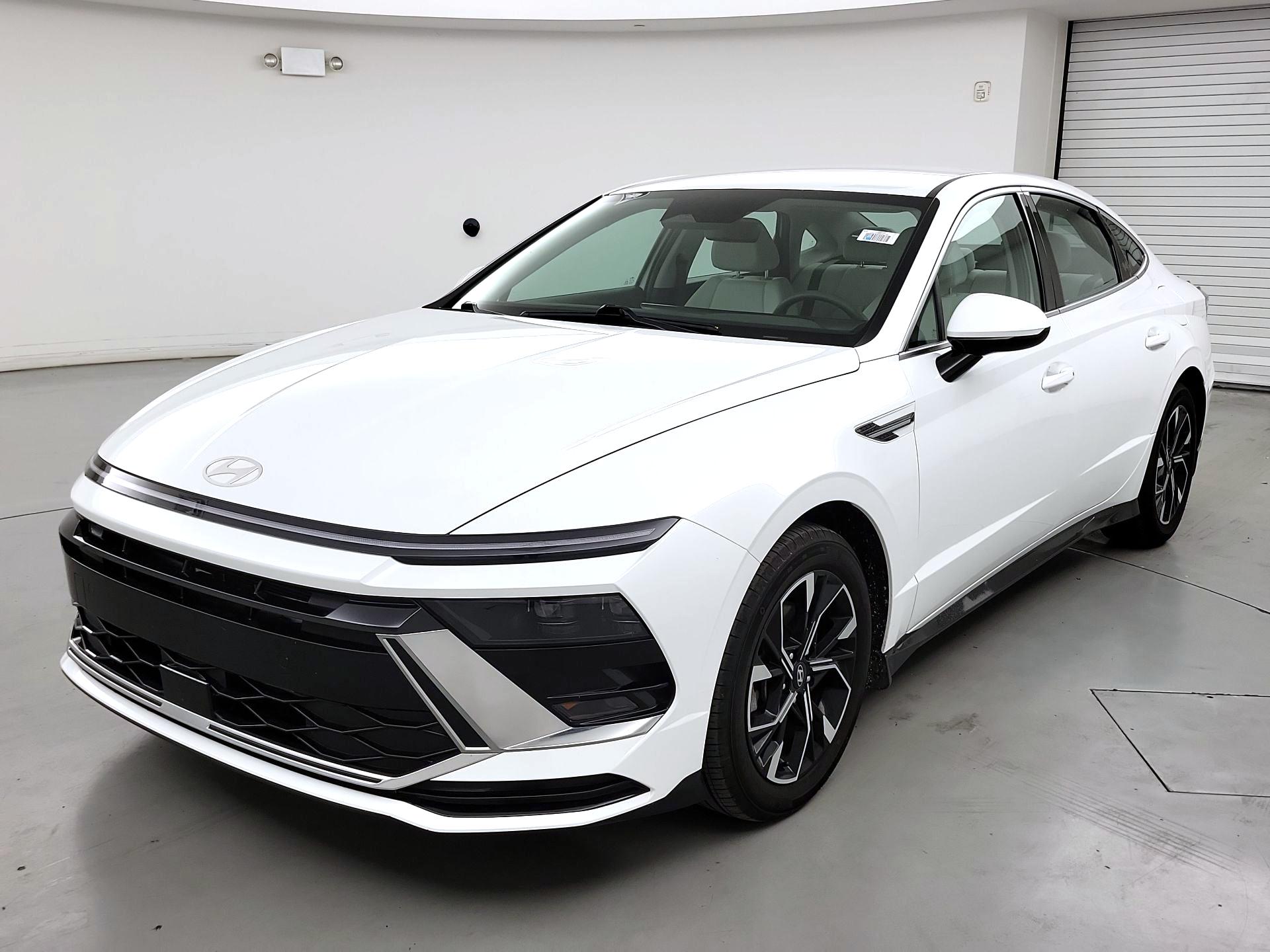 Thumbnail: 2024 Hyundai Sonata - 3