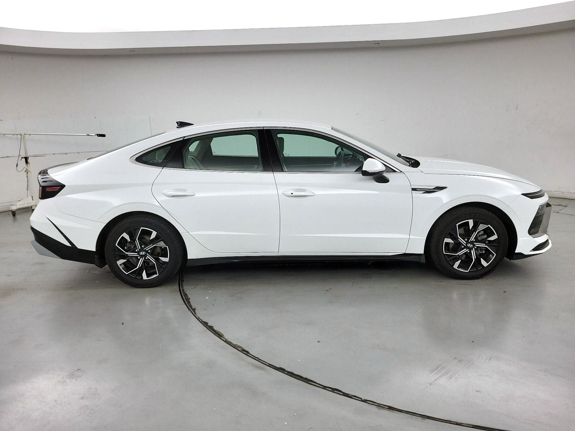 Thumbnail: 2024 Hyundai Sonata - 4