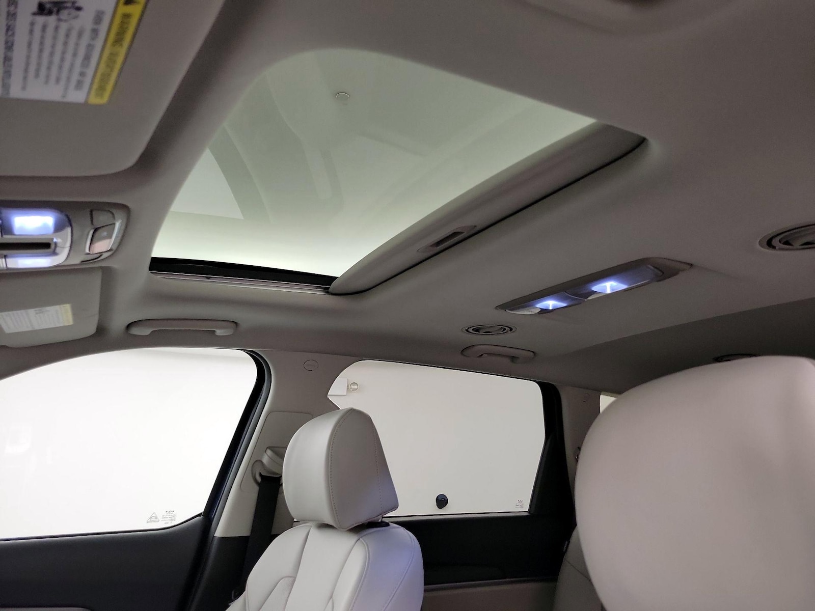 Sunroof(s) & Overhead Airbags