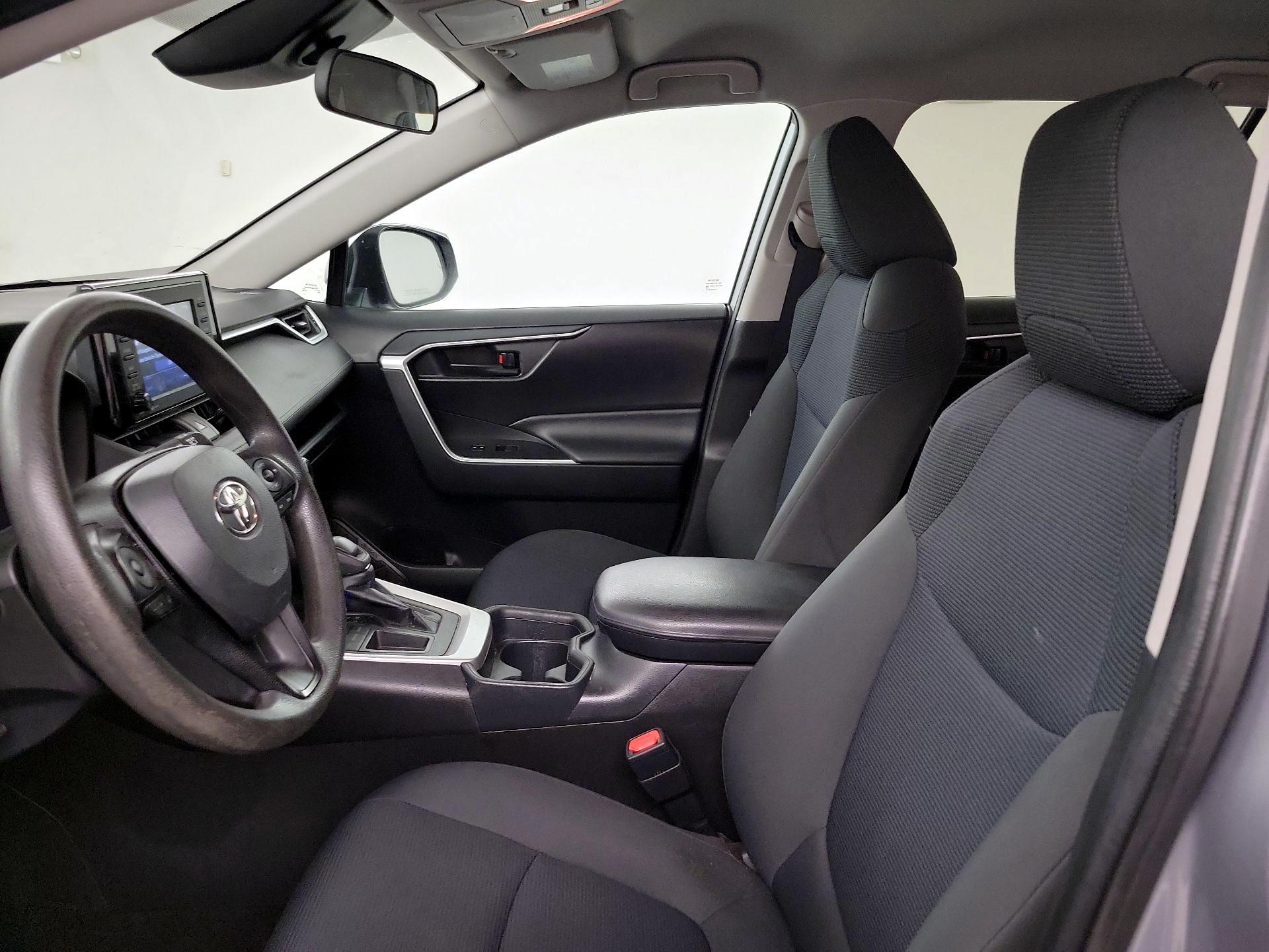 Thumbnail: 2020 Toyota RAV4 - 9