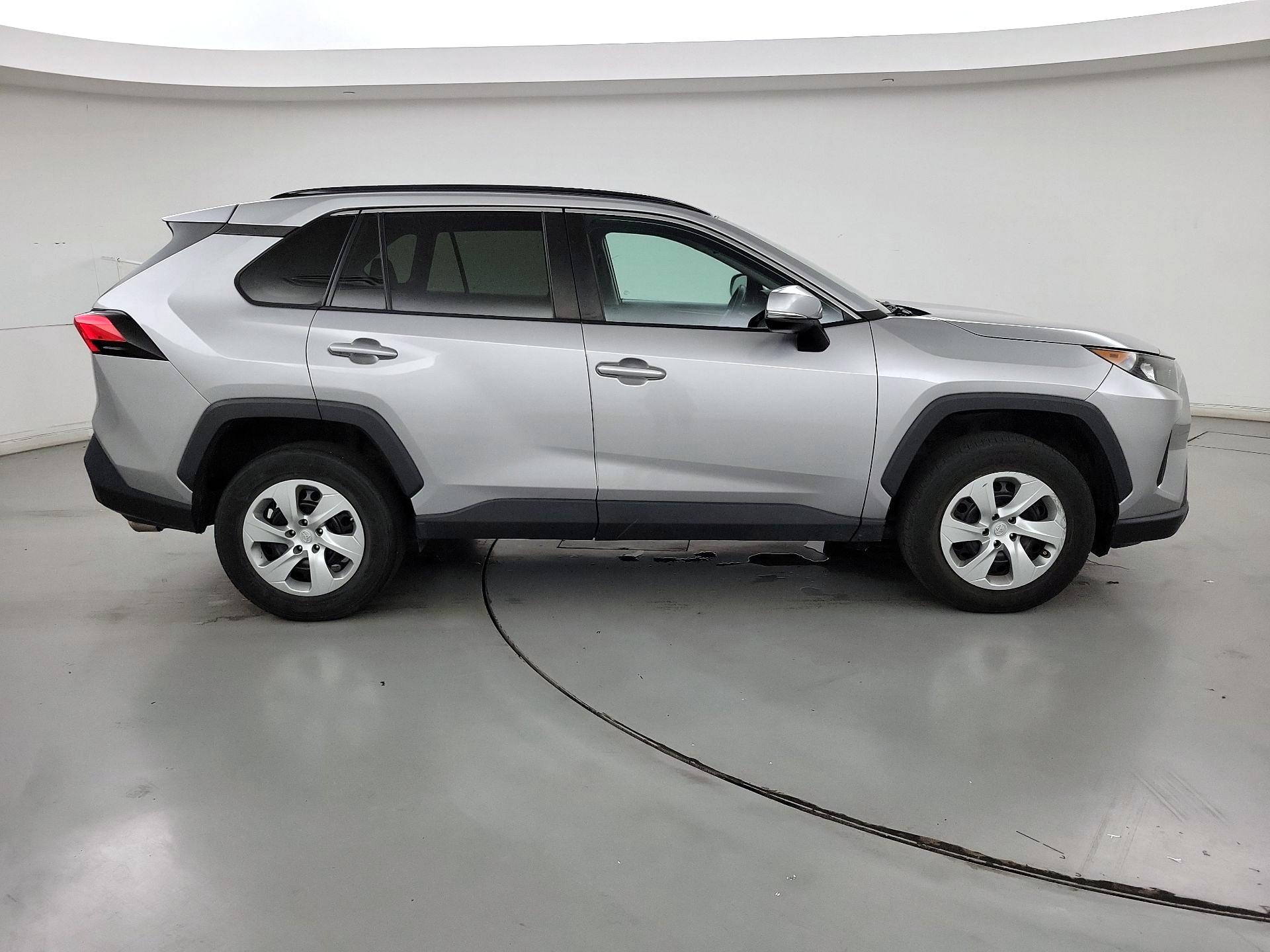 Thumbnail: 2020 Toyota RAV4 - 4