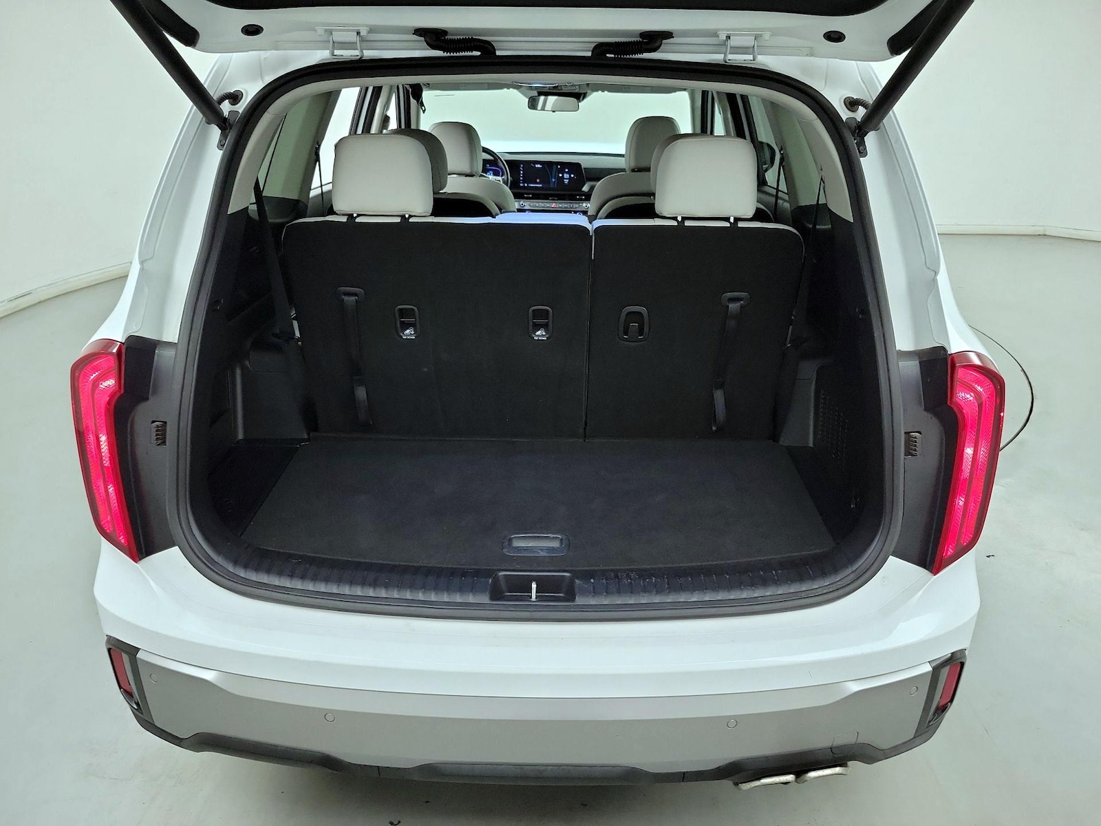 2025 Kia Telluride S - Photo 22