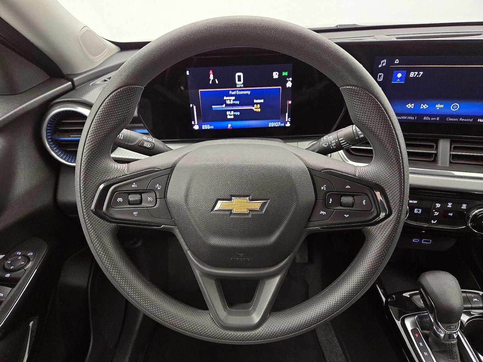 2025 Chevrolet Trax LT - Photo 11