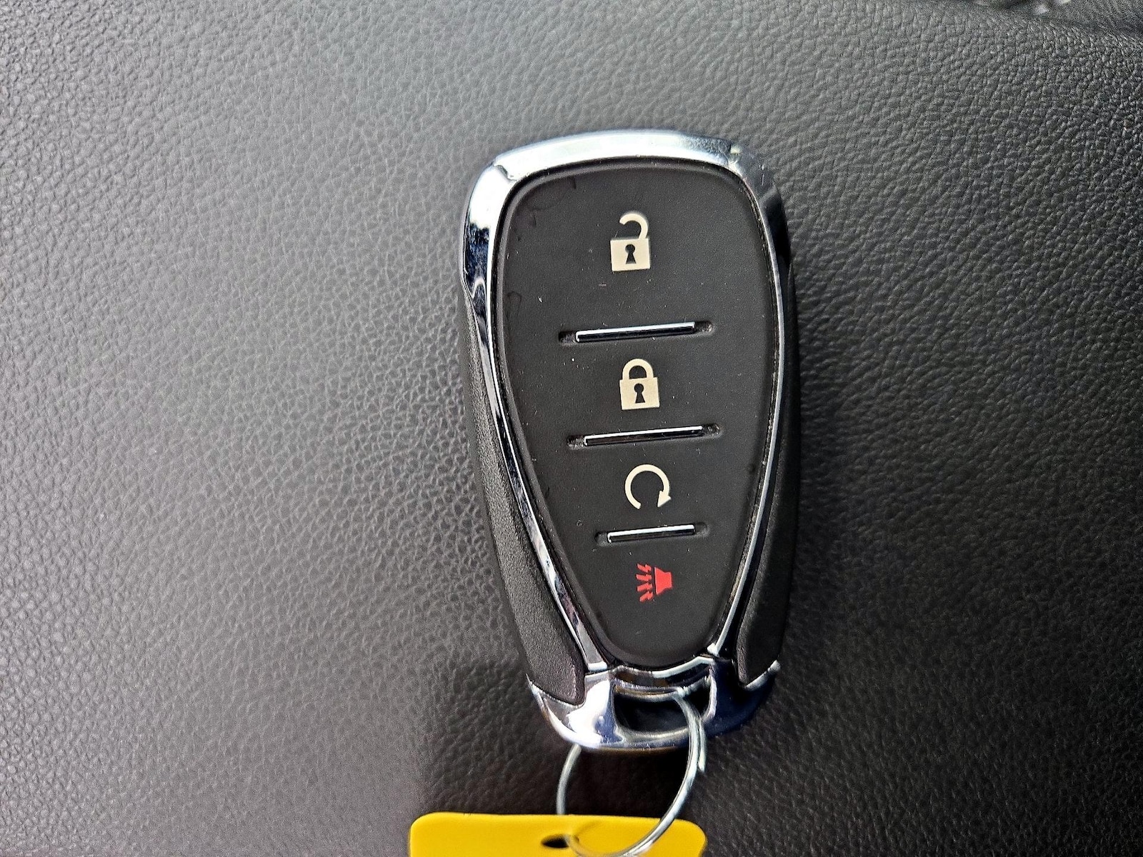 2025 Chevrolet Trax LT - Photo 23
