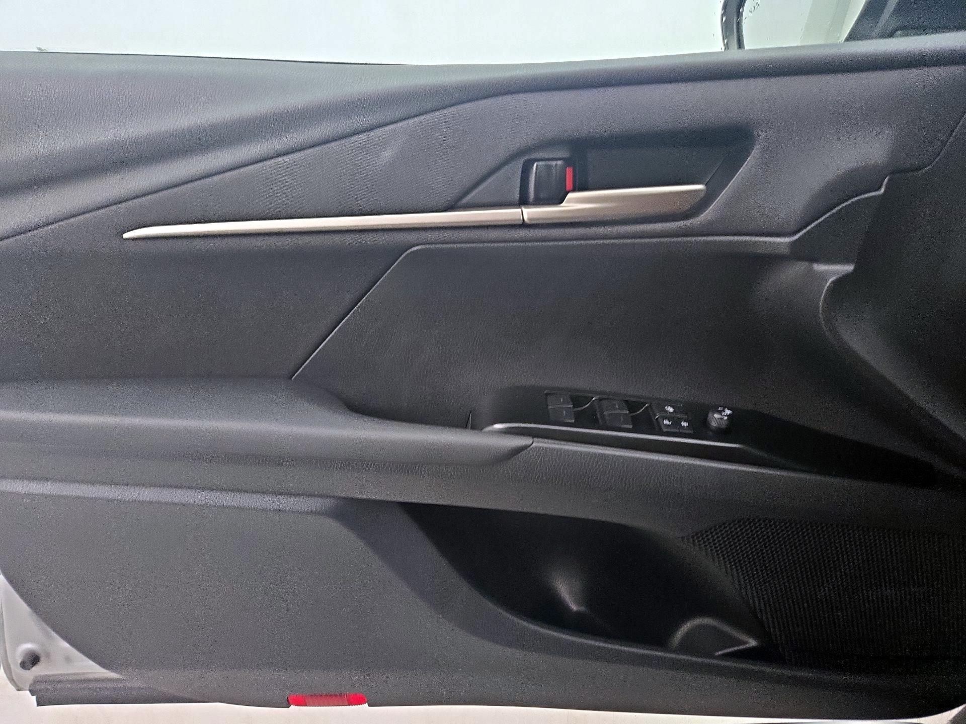 Thumbnail: 2025 Toyota Camry - 12