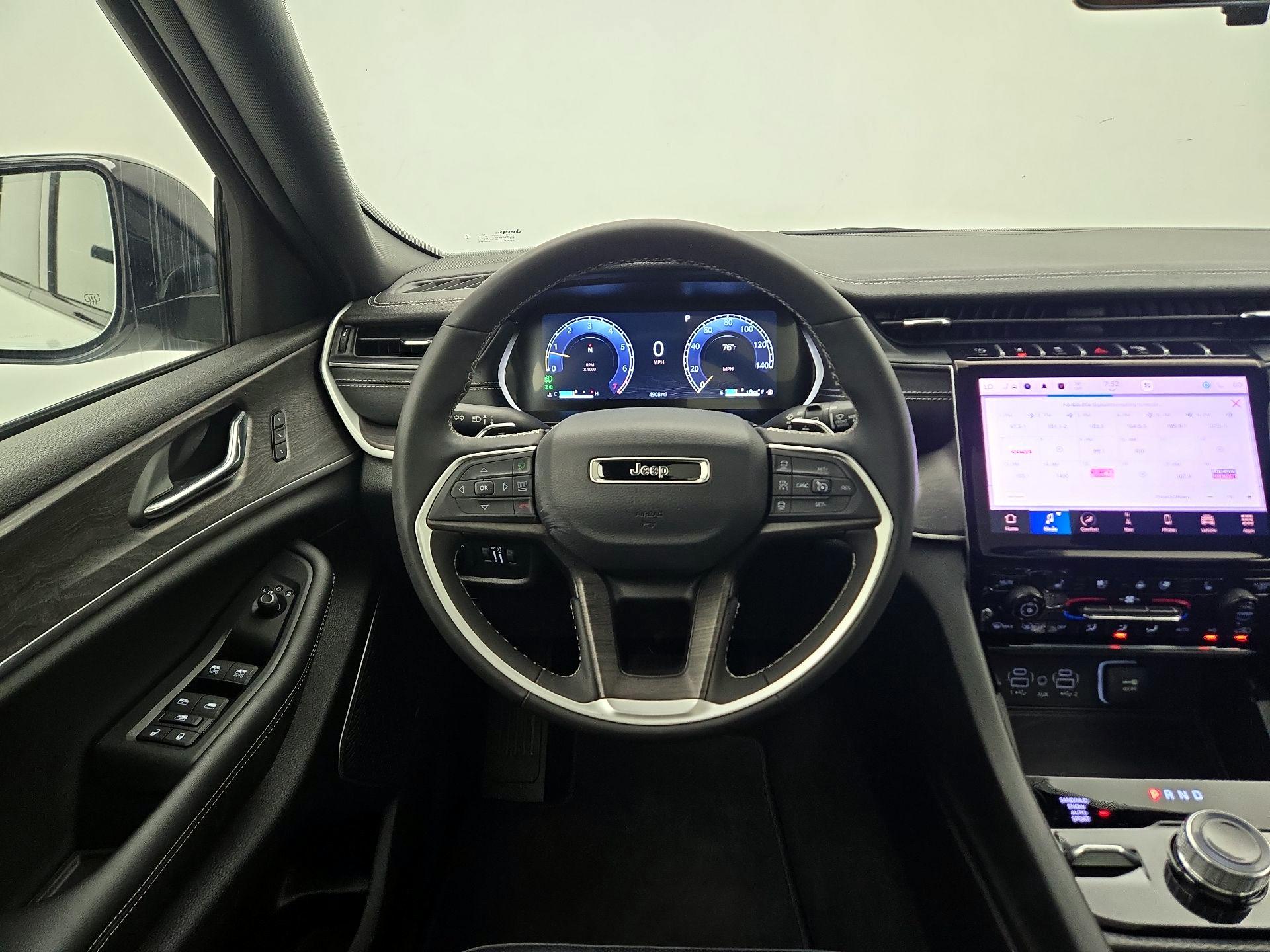 Thumbnail: 2025 Jeep Grand Cherokee - 10