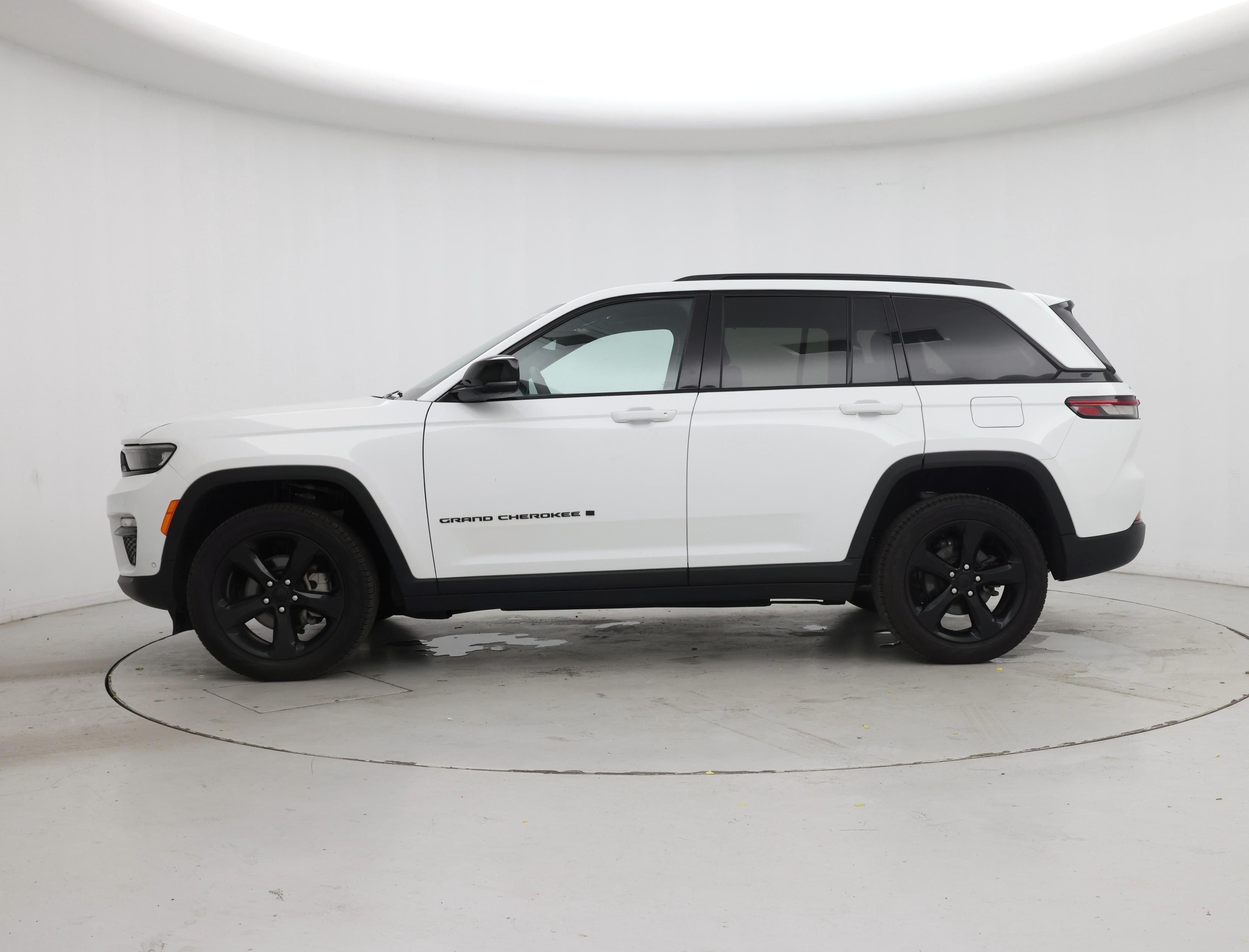 Thumbnail: 2025 Jeep Grand Cherokee - 3