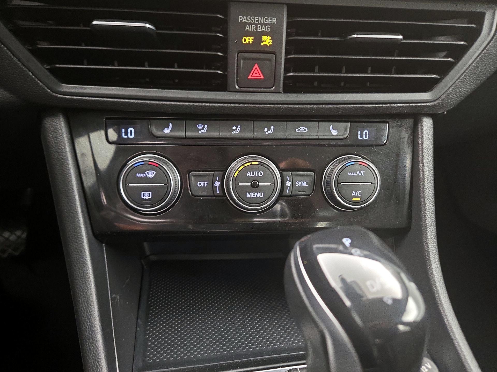 Thumbnail: 2023 Volkswagen Jetta - 16