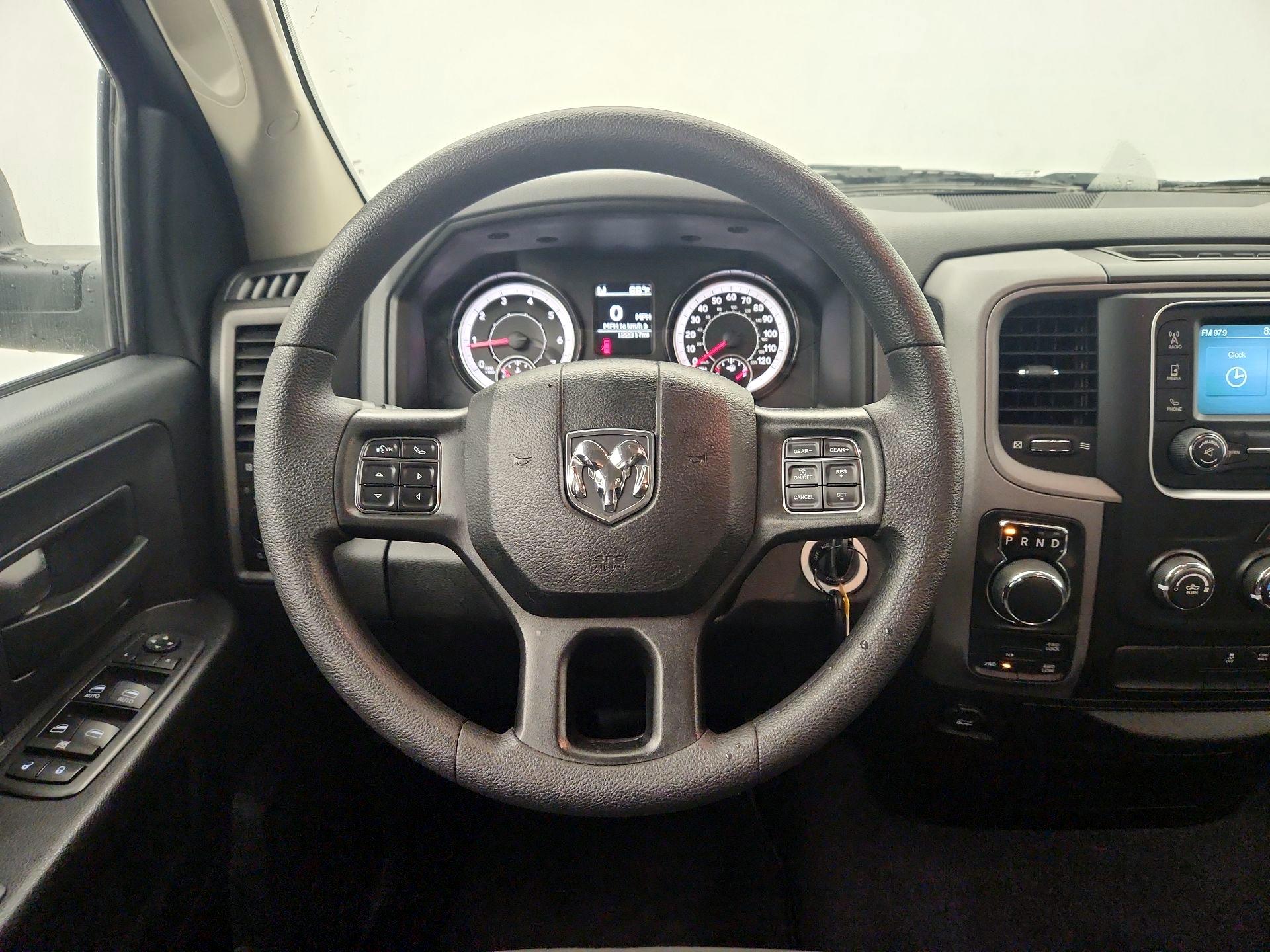 Thumbnail: 2019 RAM 1500 Classic - 10