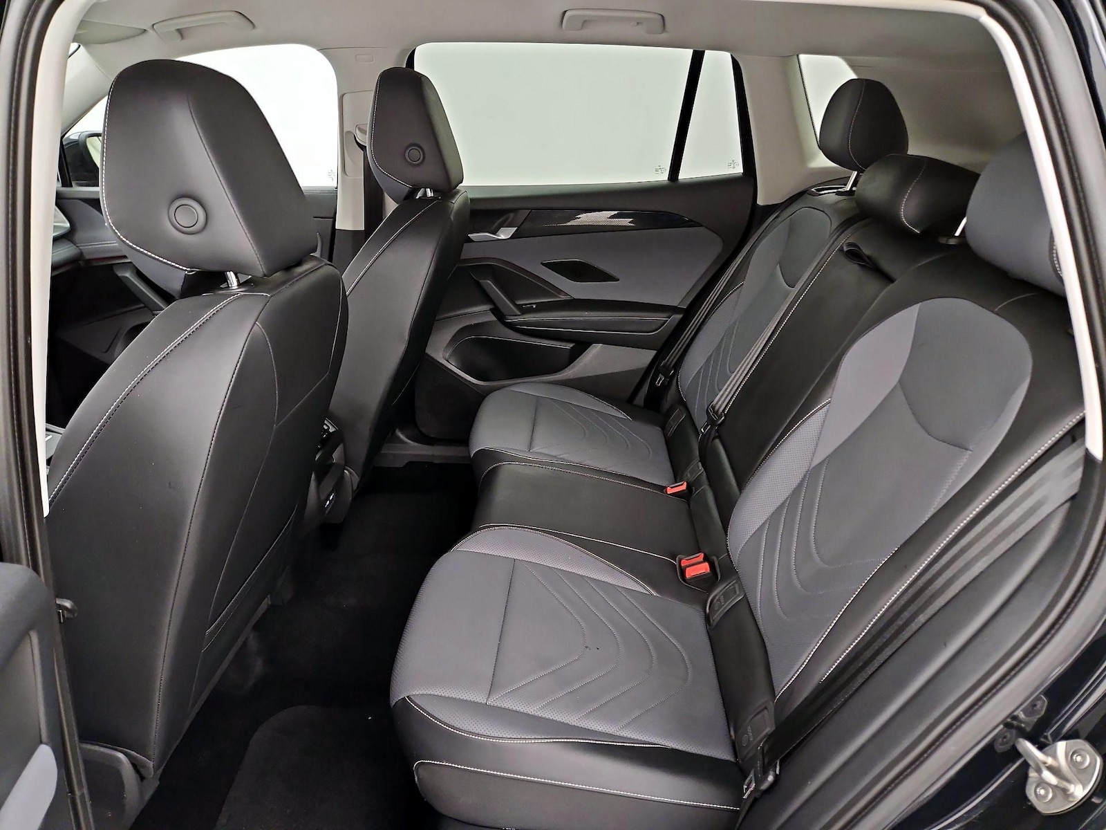 2026 Volkswagen Tiguan SE - Photo 20