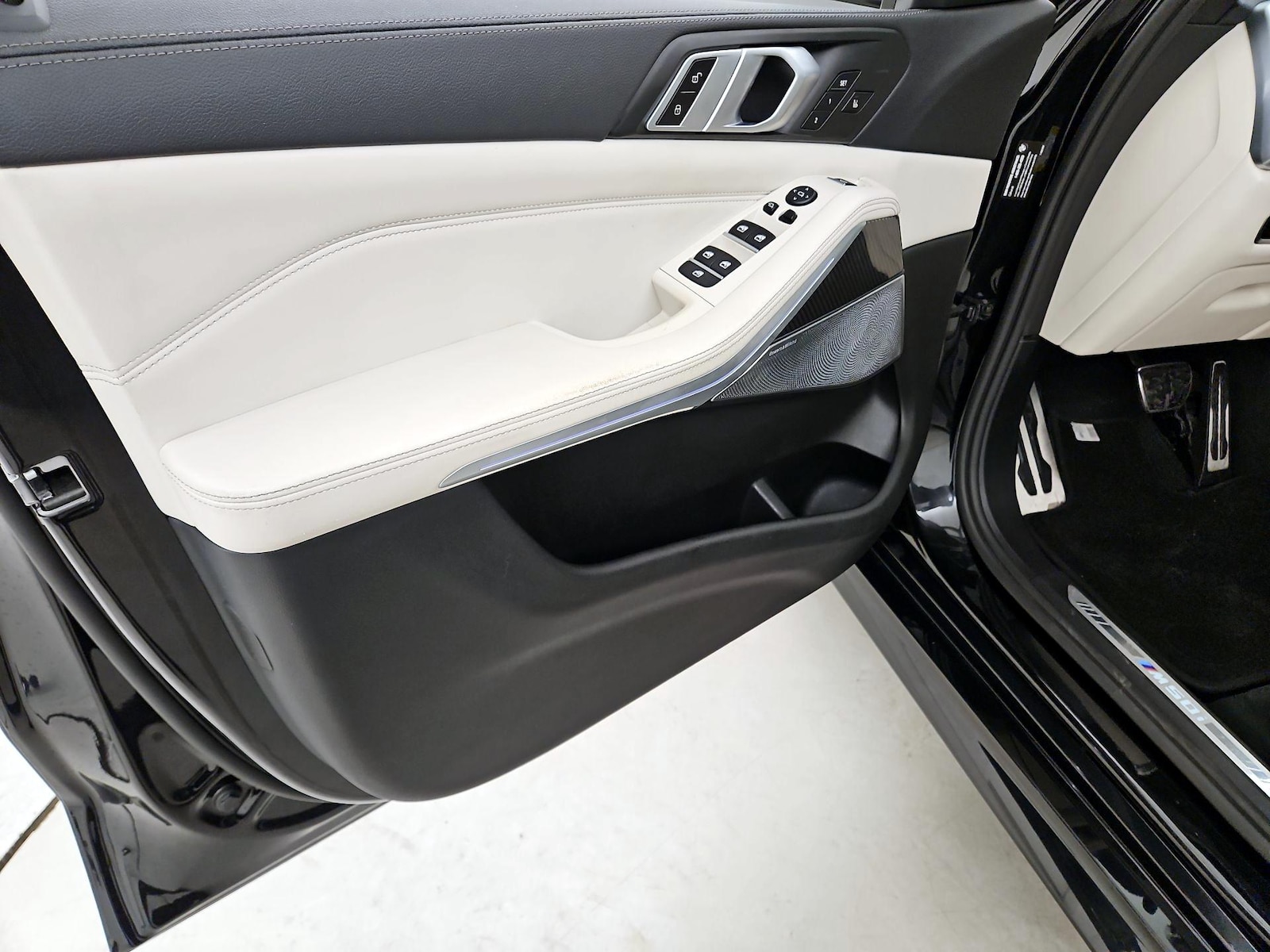 2021 BMW X5 M50i - Photo 13