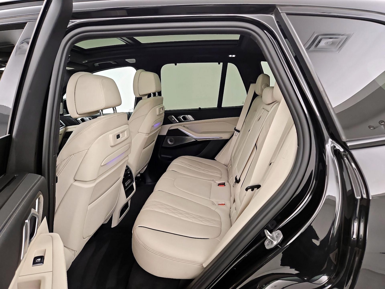 2021 BMW X5 M50i - Photo 22