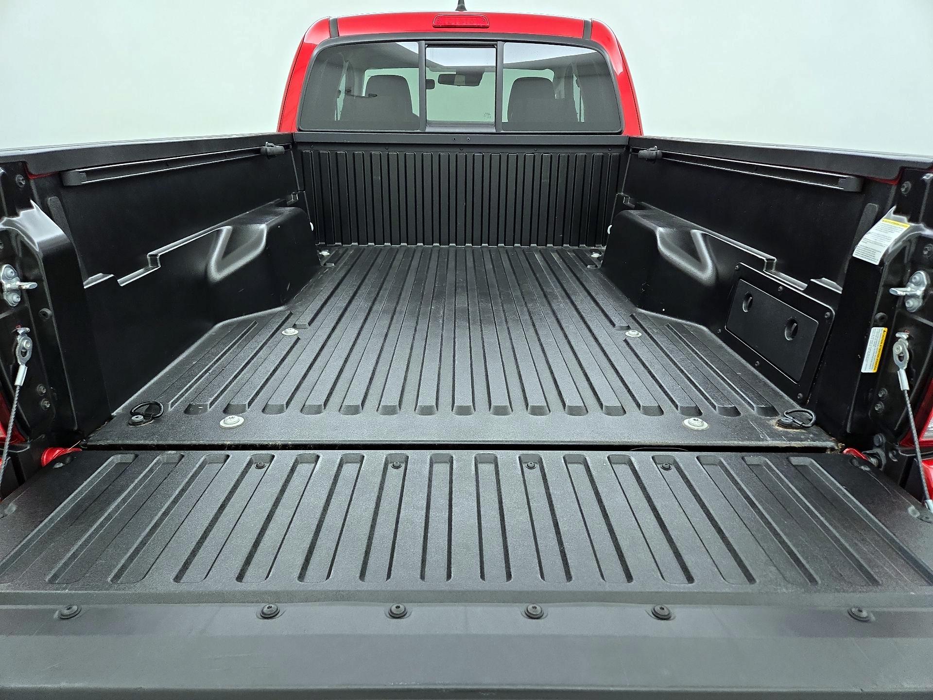 Thumbnail: 2021 Toyota Tacoma - 20
