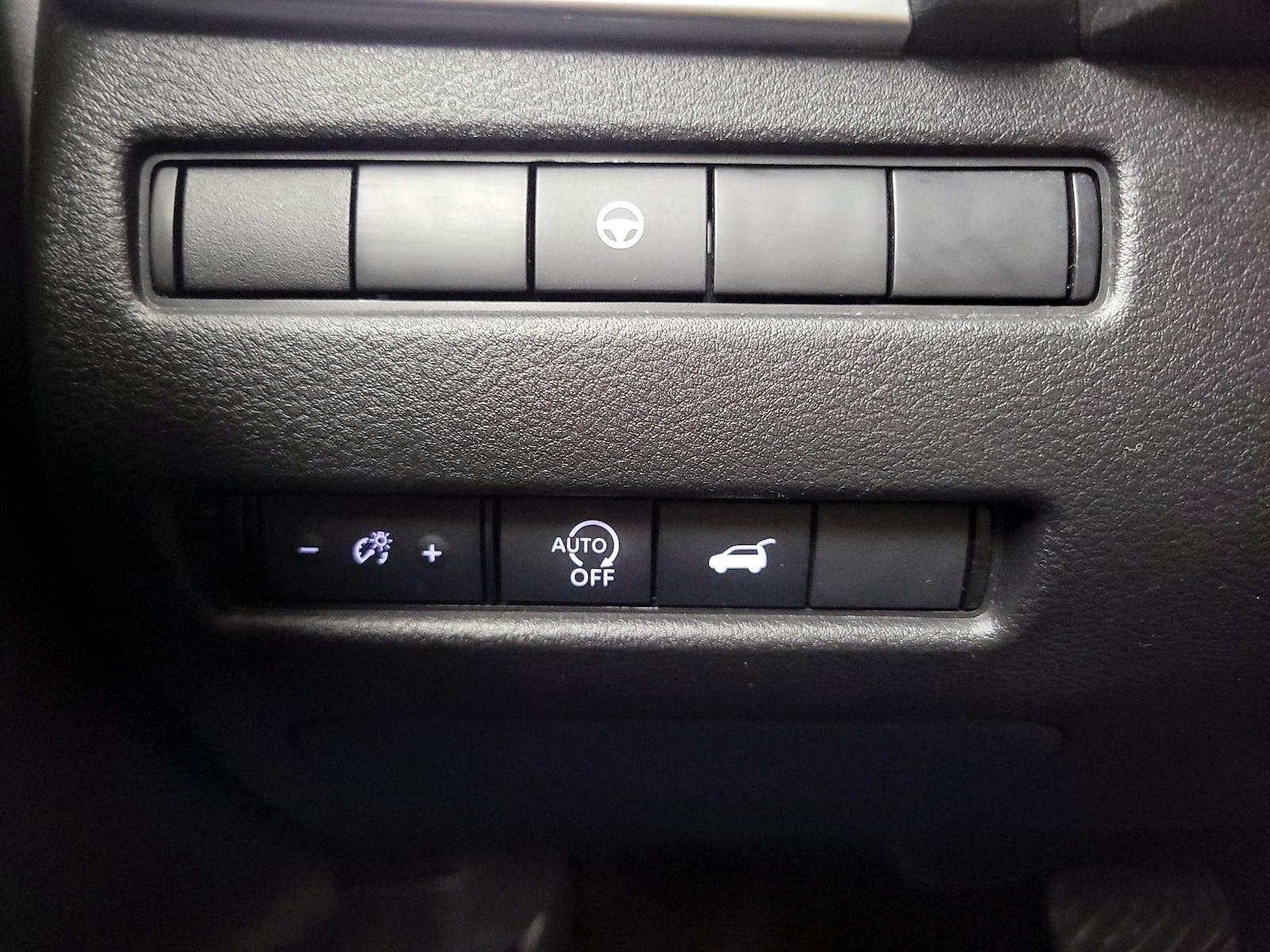 2025 Nissan Rogue SV - Photo 14