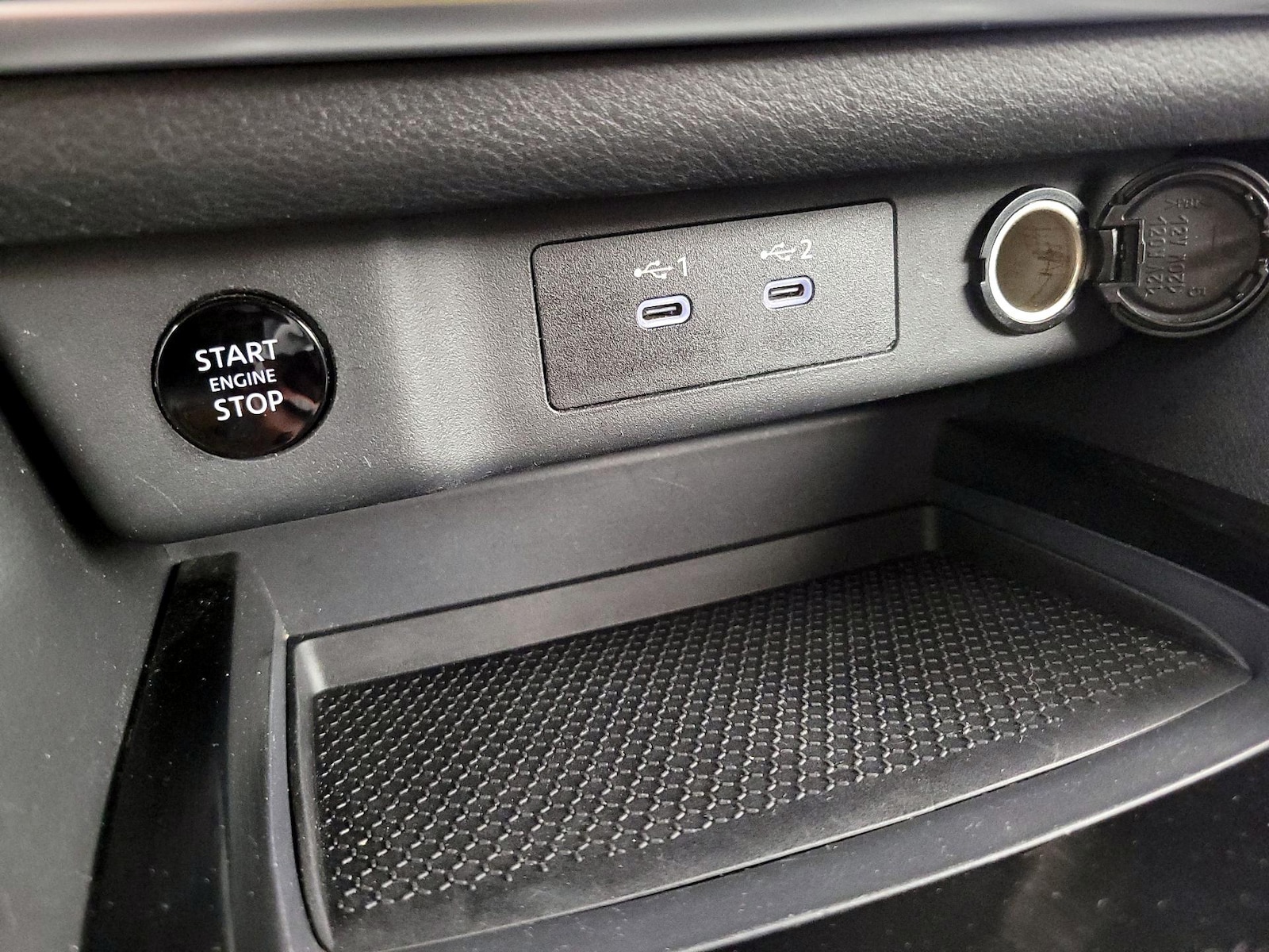2025 Nissan Rogue SV - Photo 19