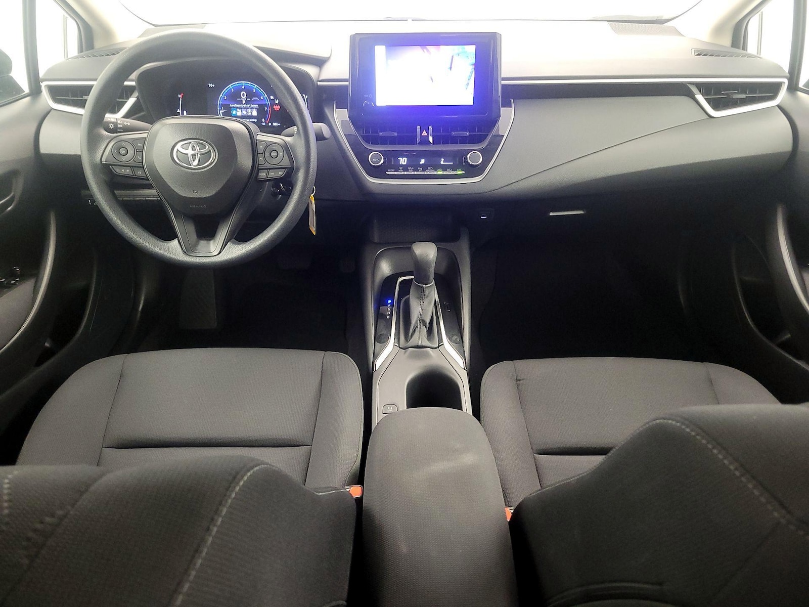 2026 Toyota Corolla LE - Photo 10