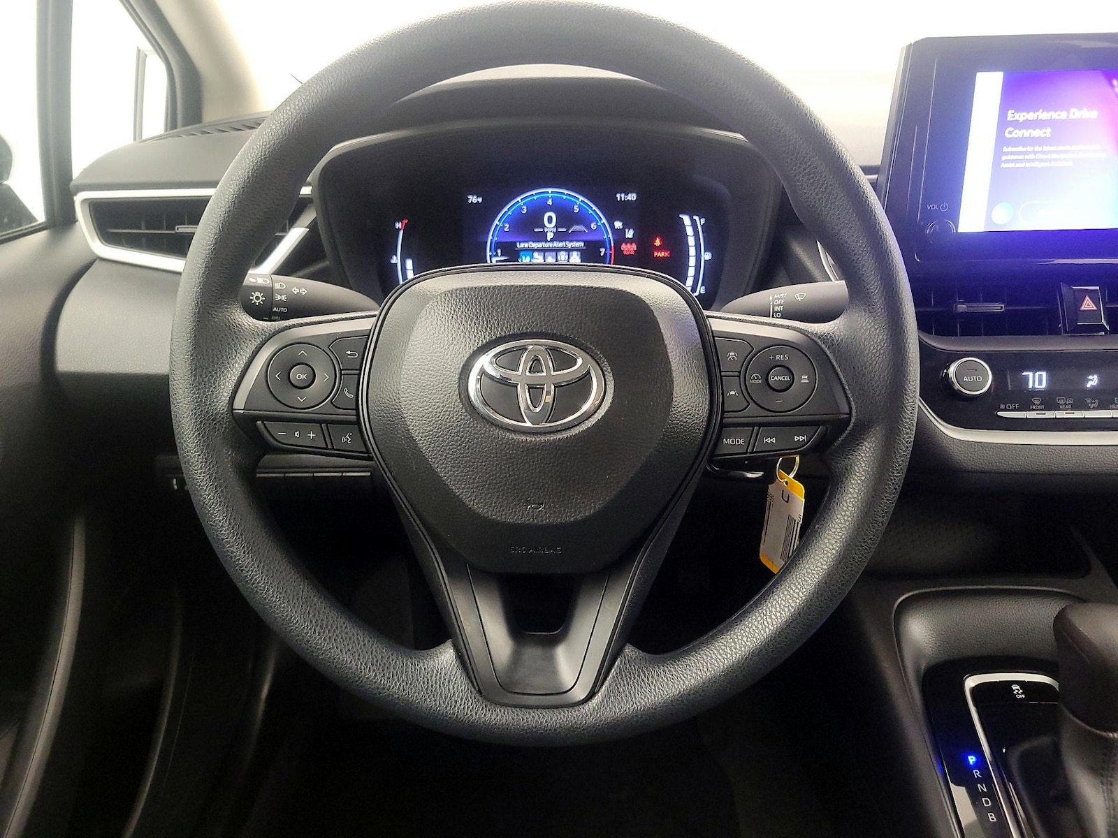 2026 Toyota Corolla LE - Photo 11