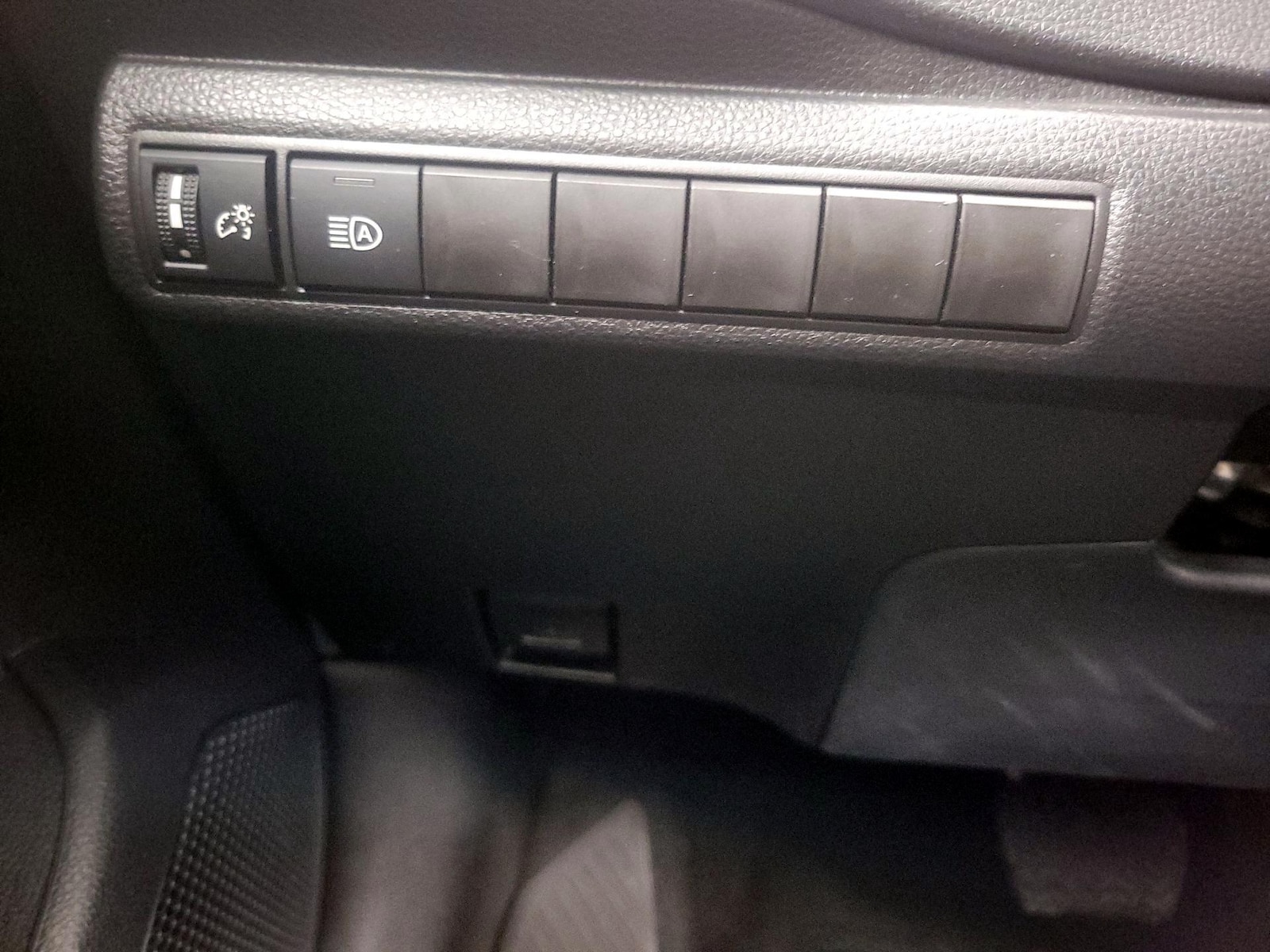 2026 Toyota Corolla LE - Photo 14