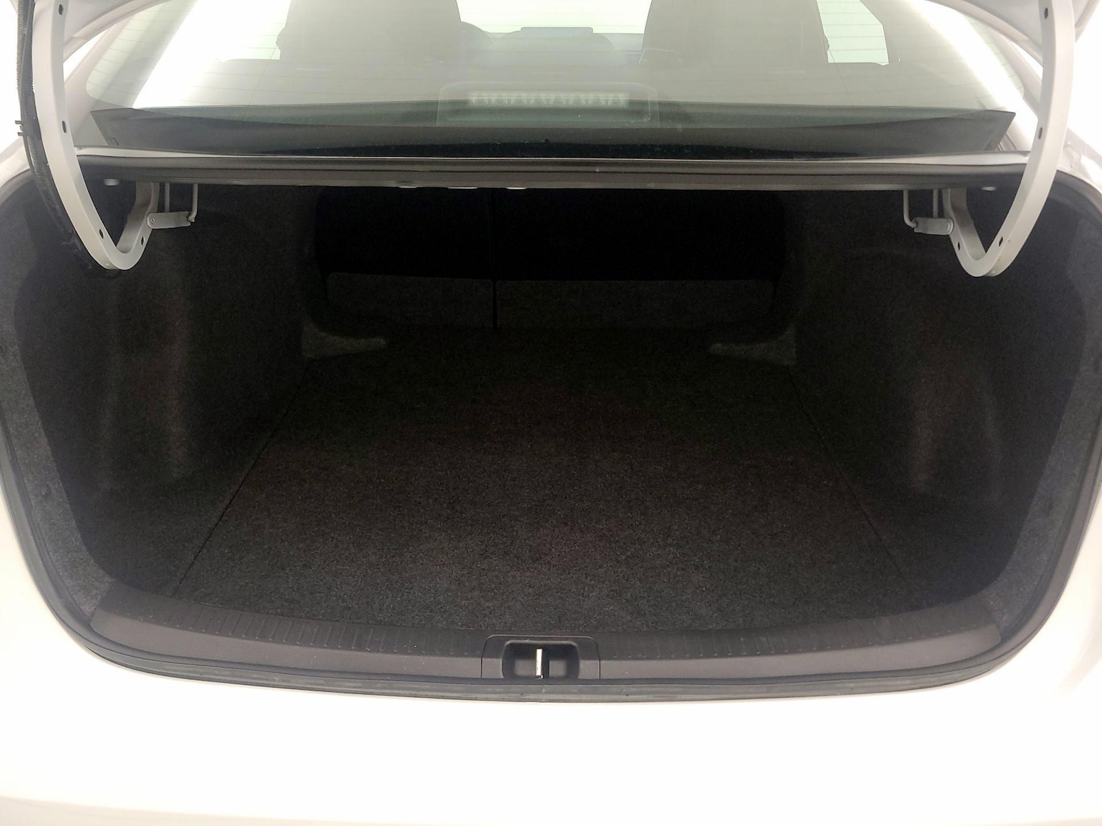 2026 Toyota Corolla LE - Photo 21
