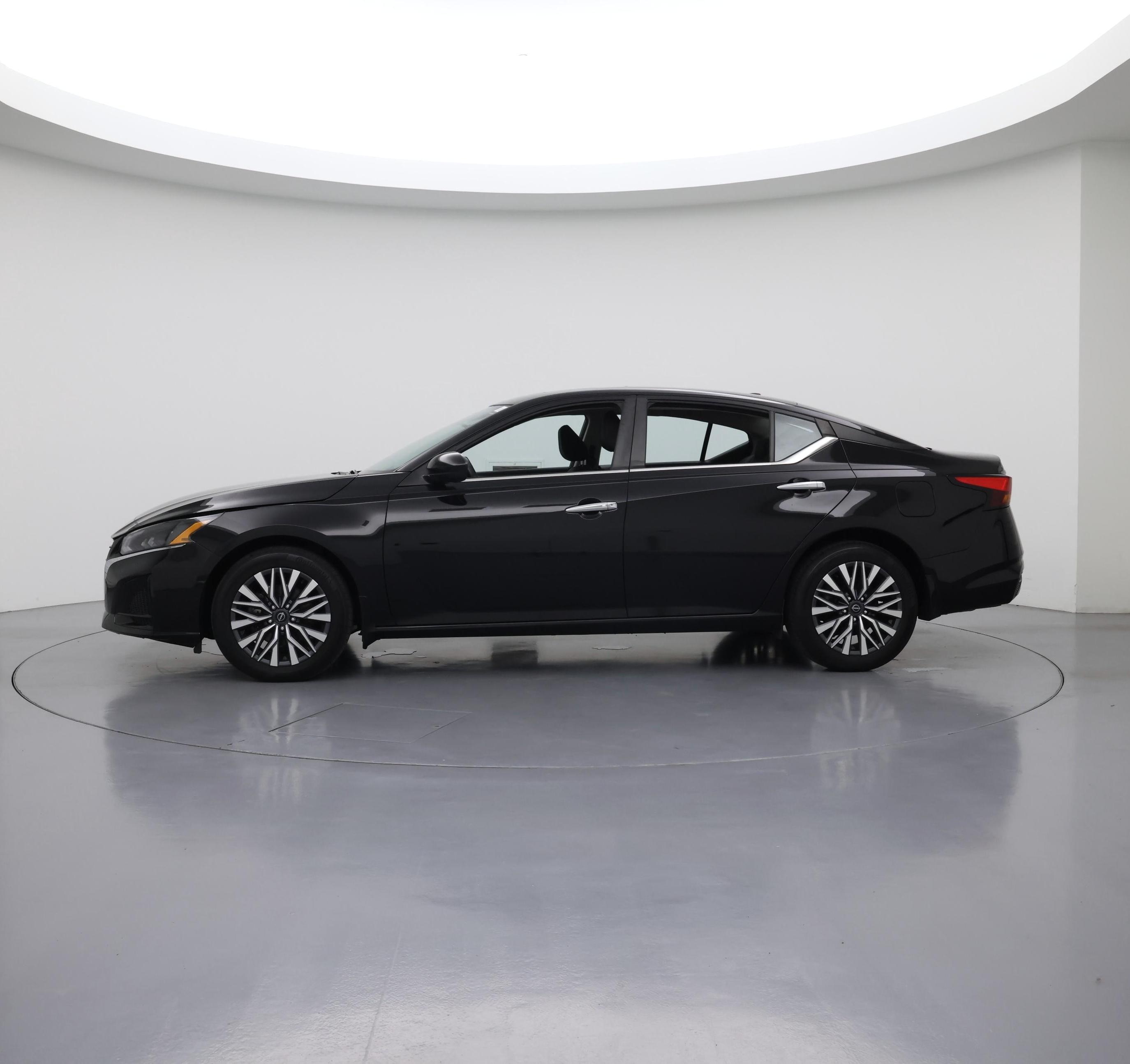 Thumbnail: 2024 Nissan Altima - 3