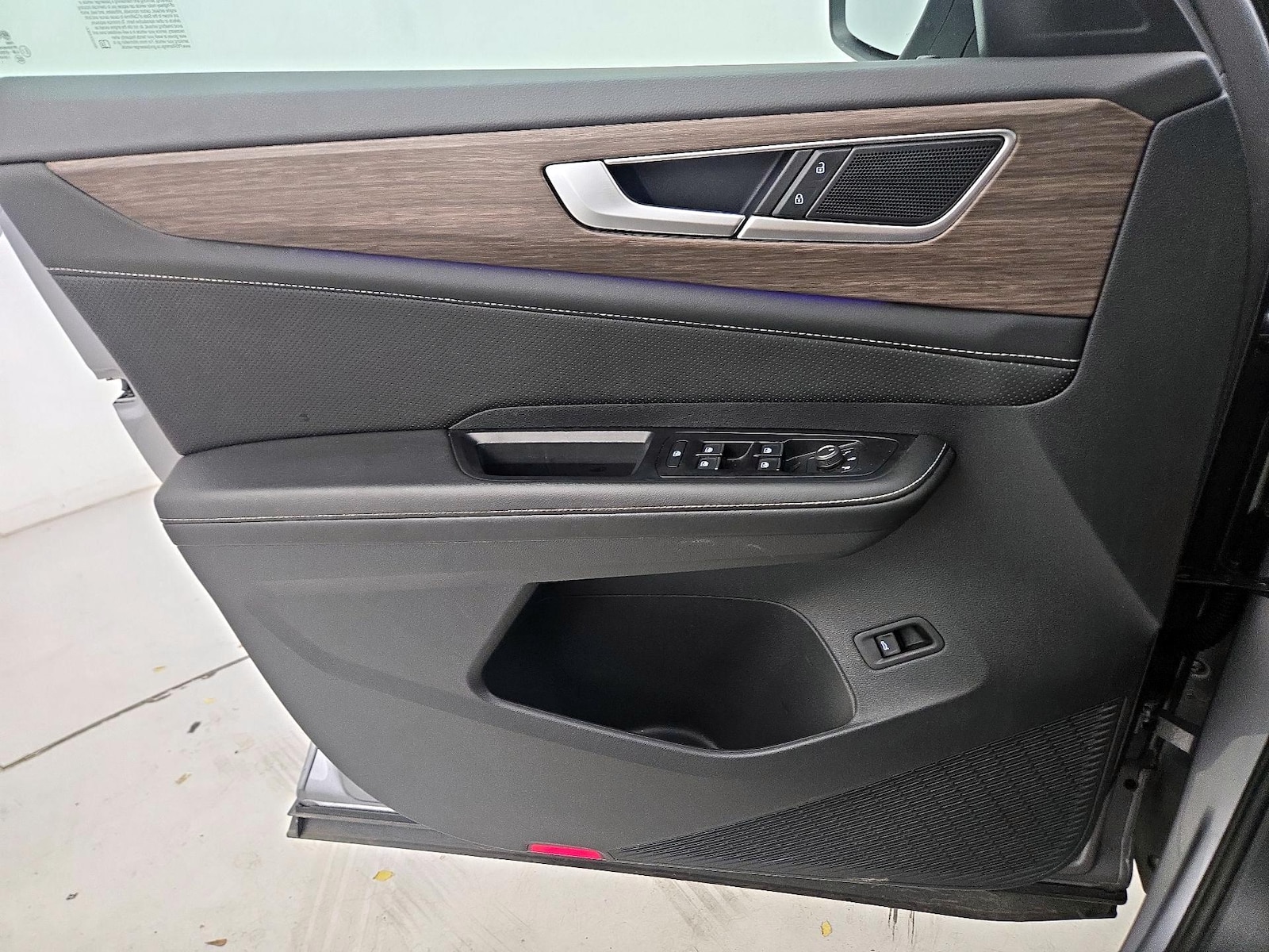 2025 Volkswagen Atlas SEL - Photo 13