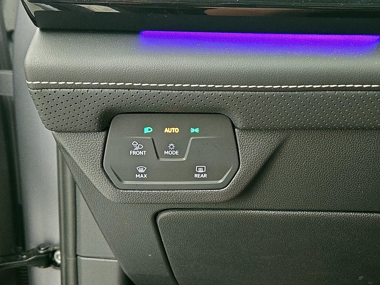 2025 Volkswagen Atlas SEL - Photo 14