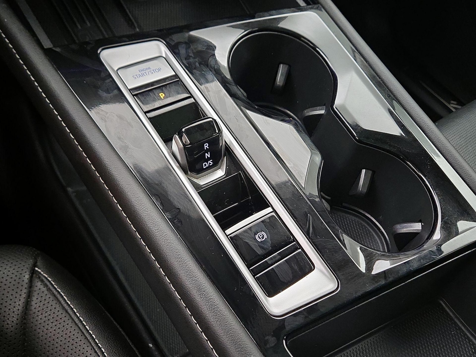2025 Volkswagen Atlas SEL - Photo 19