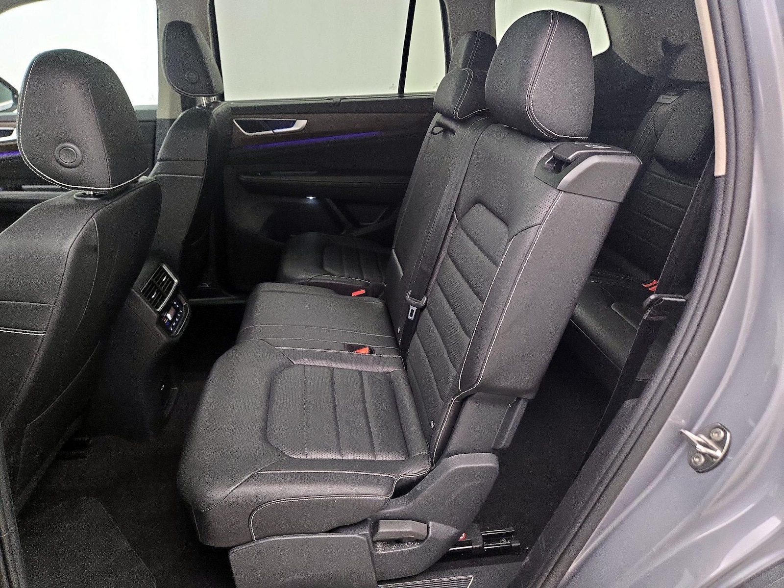 2025 Volkswagen Atlas SEL - Photo 22