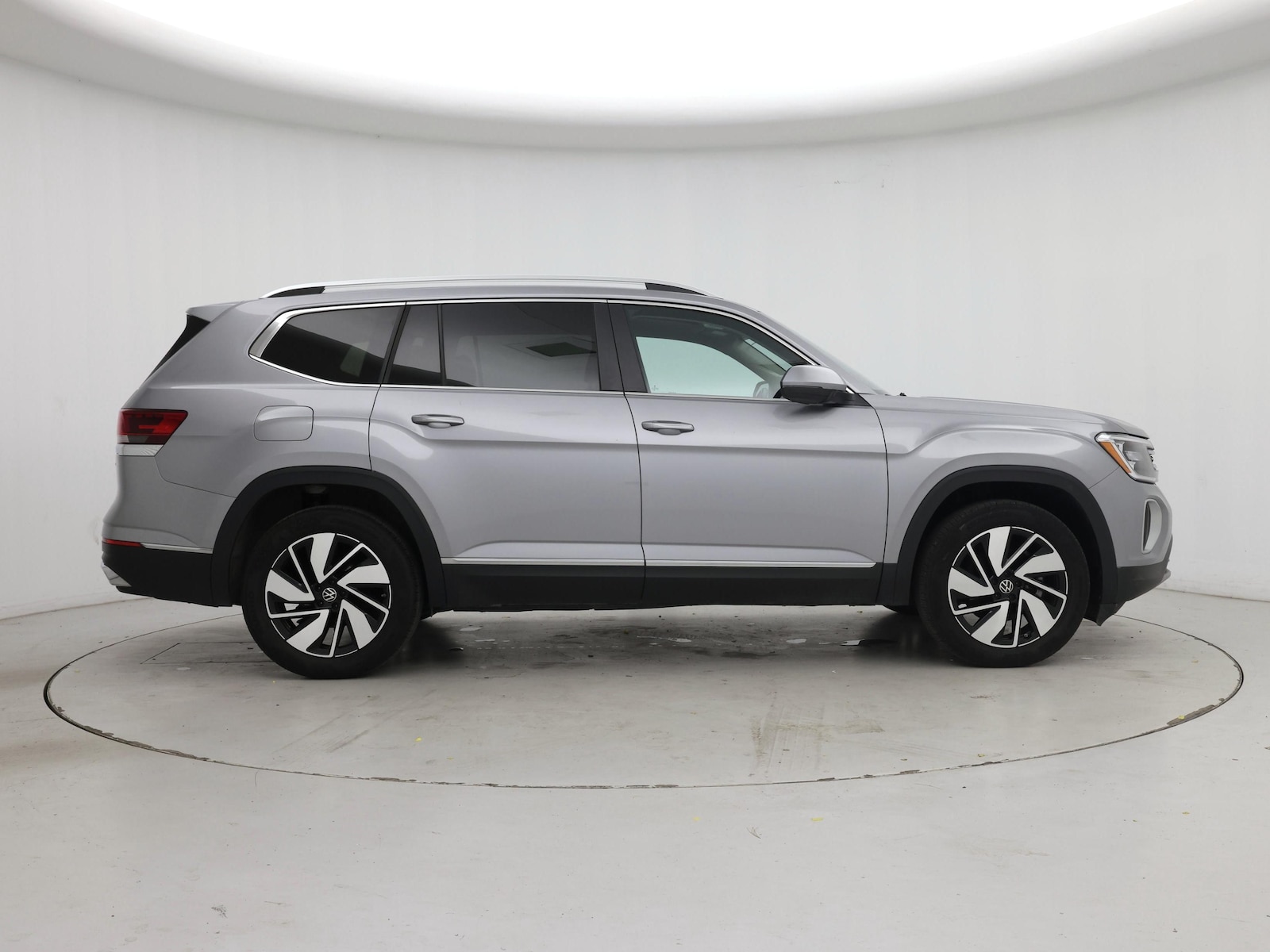 2025 Volkswagen Atlas SEL - Photo 8