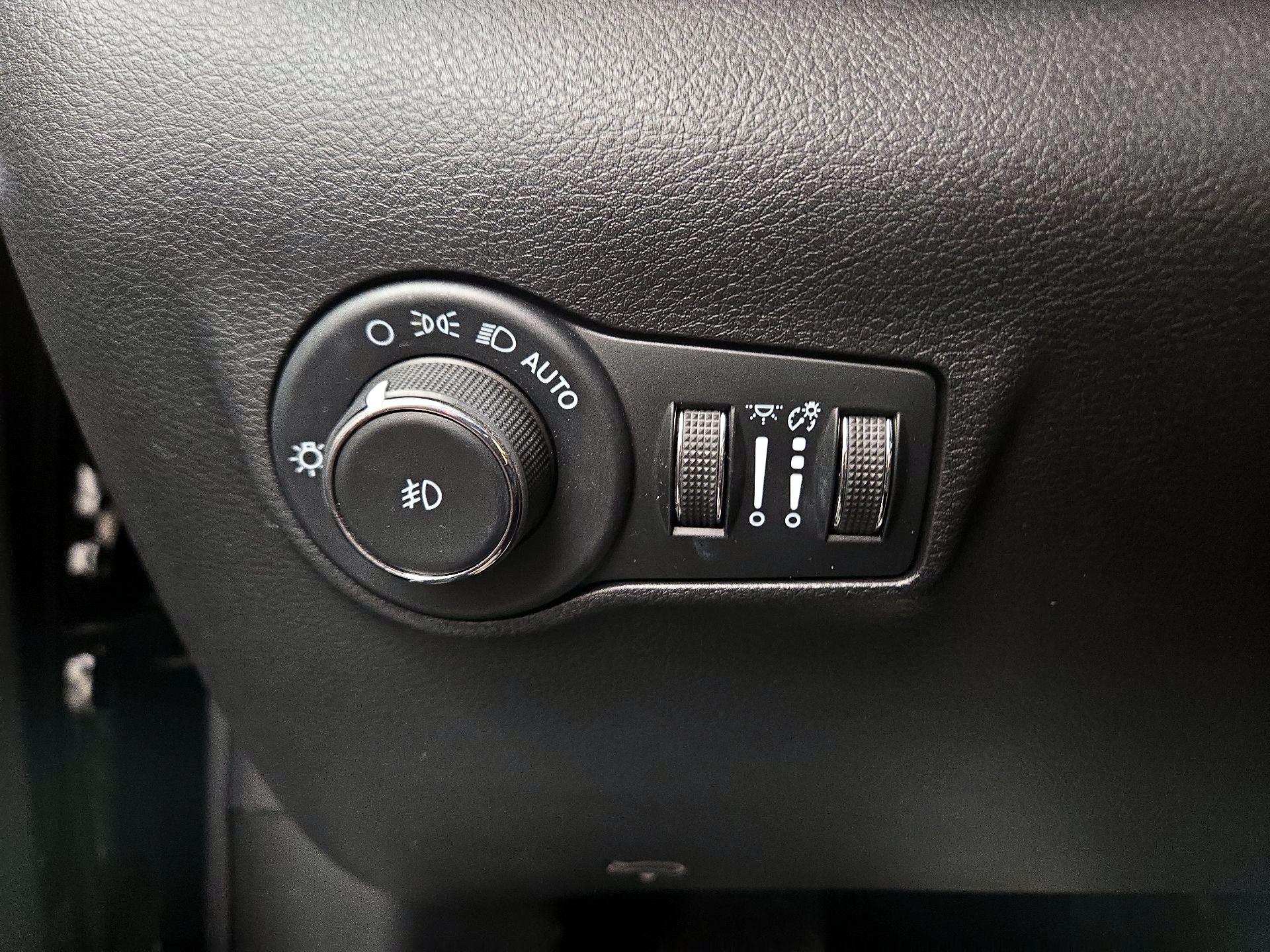 Thumbnail: 2022 Jeep Compass - 13